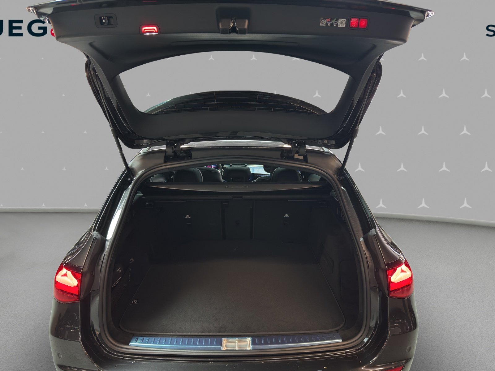 MERCEDES-BENZ E 220 d T 4Matic 9G-Tronic "Swiss Star"-image-14