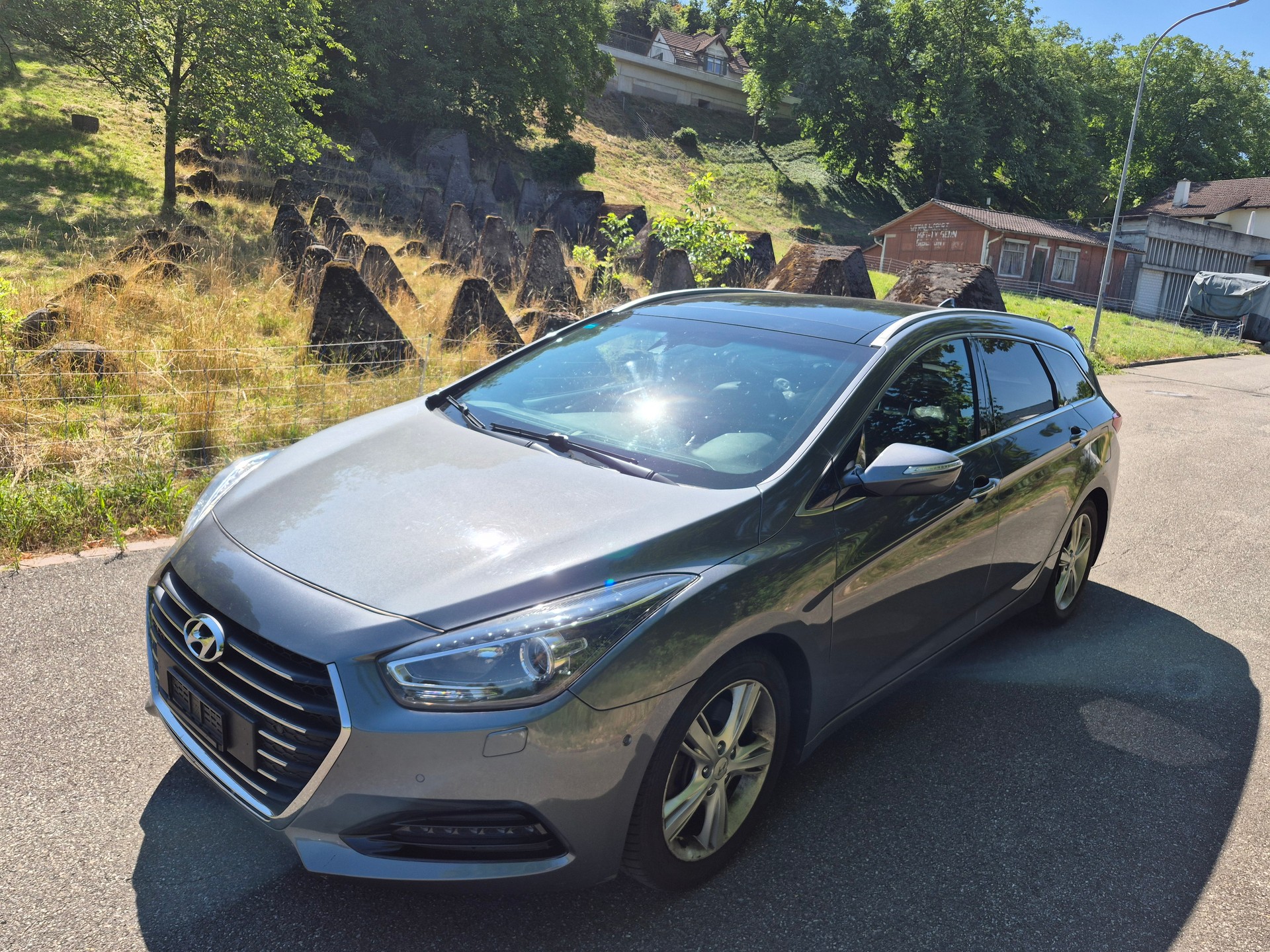 HYUNDAI i40 1.7 CRDI Vertex Automatic-image-2