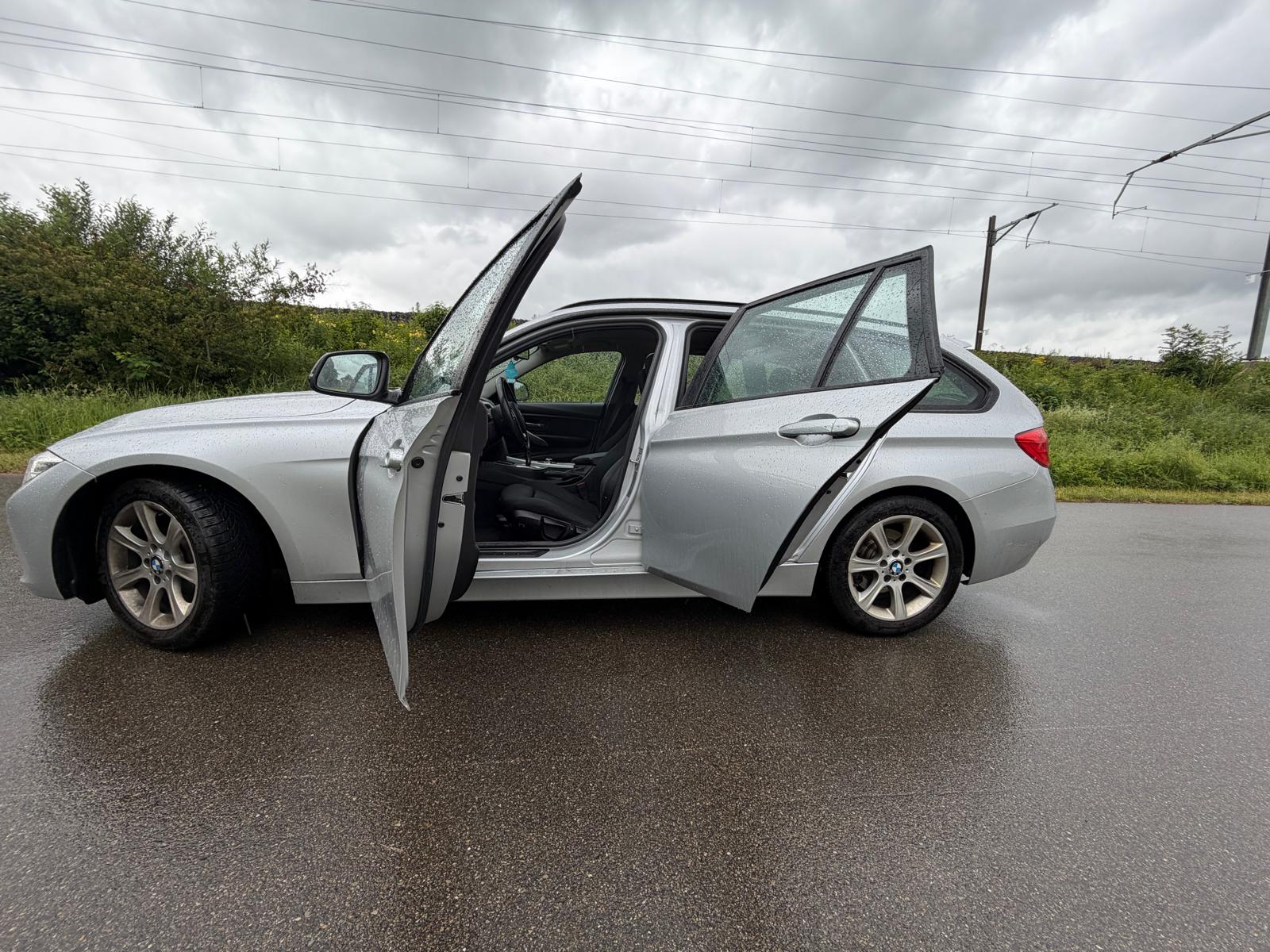 BMW 320d Touring Steptronic-image-9