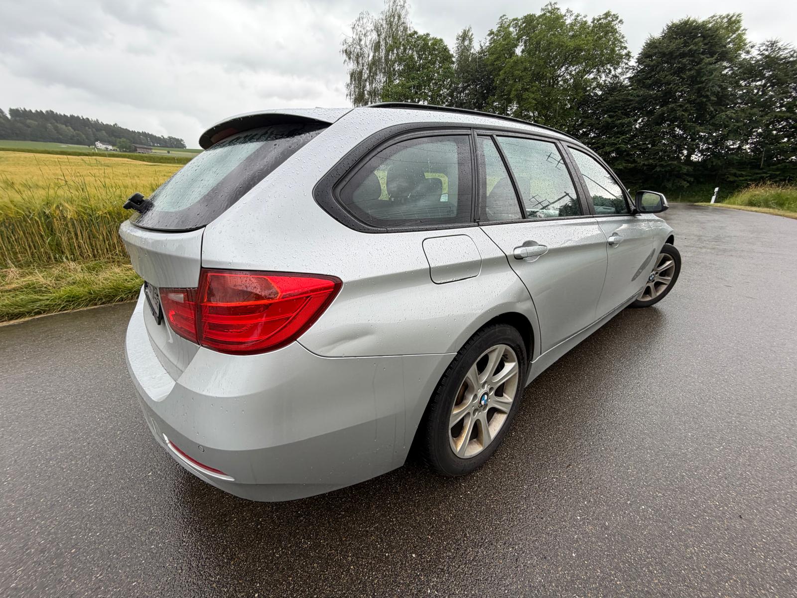 BMW 320d Touring Steptronic-image-5