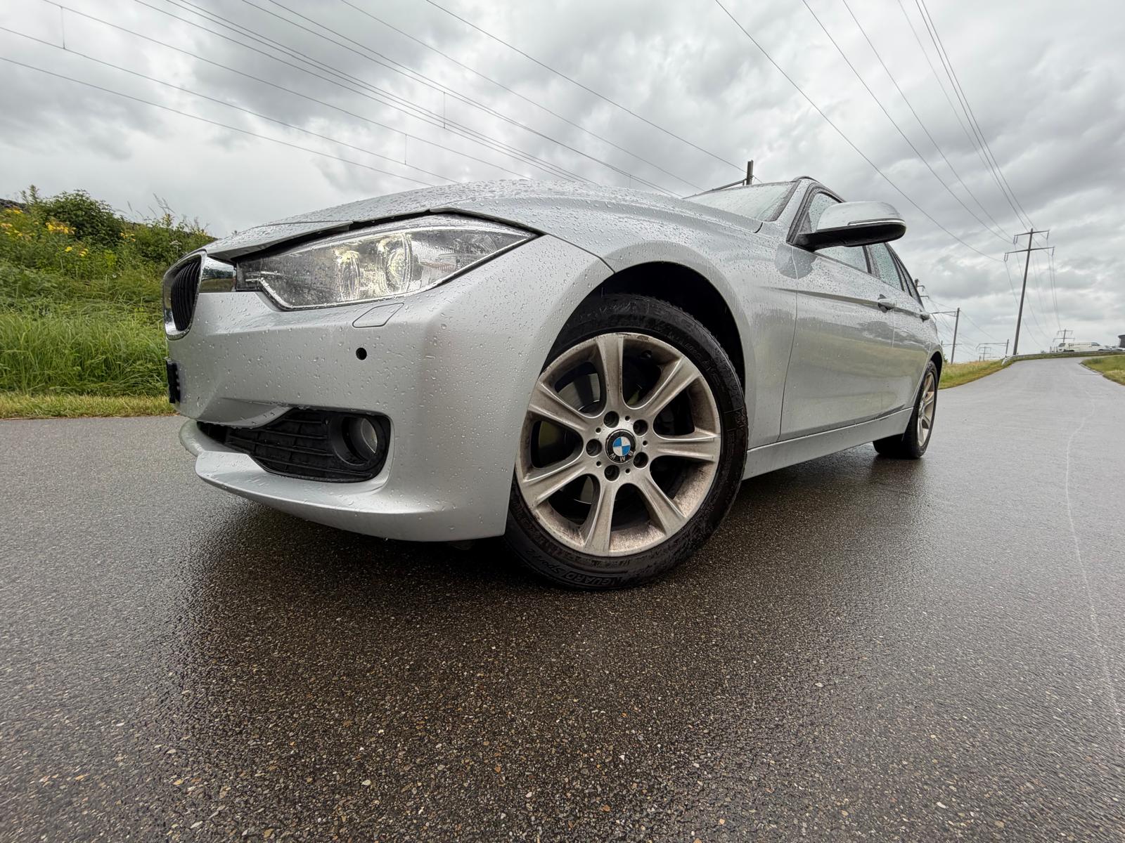 BMW 320d Touring Steptronic-image-1