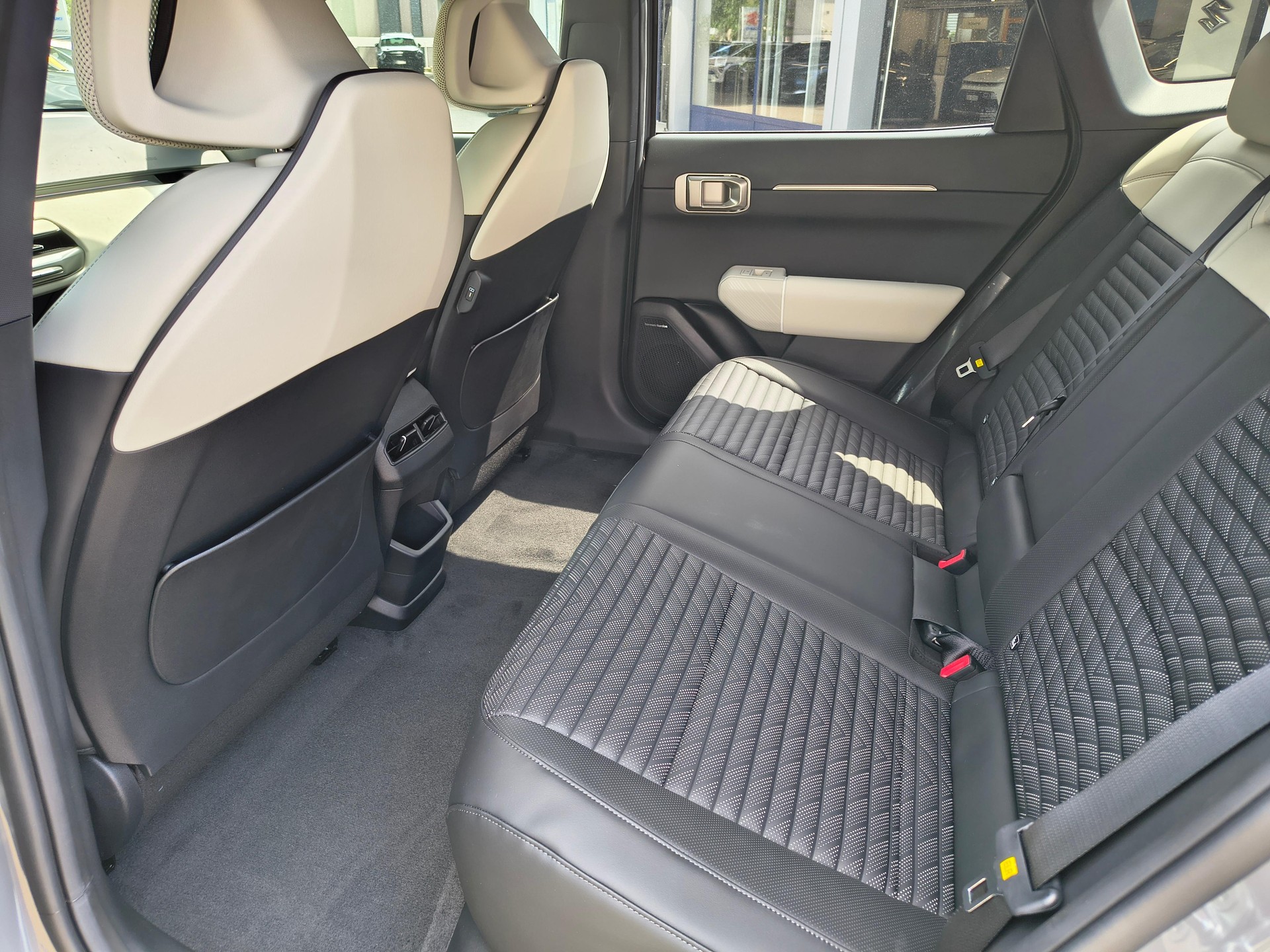 KIA EV4 Fastback 81 kWh GT-Line-image-8