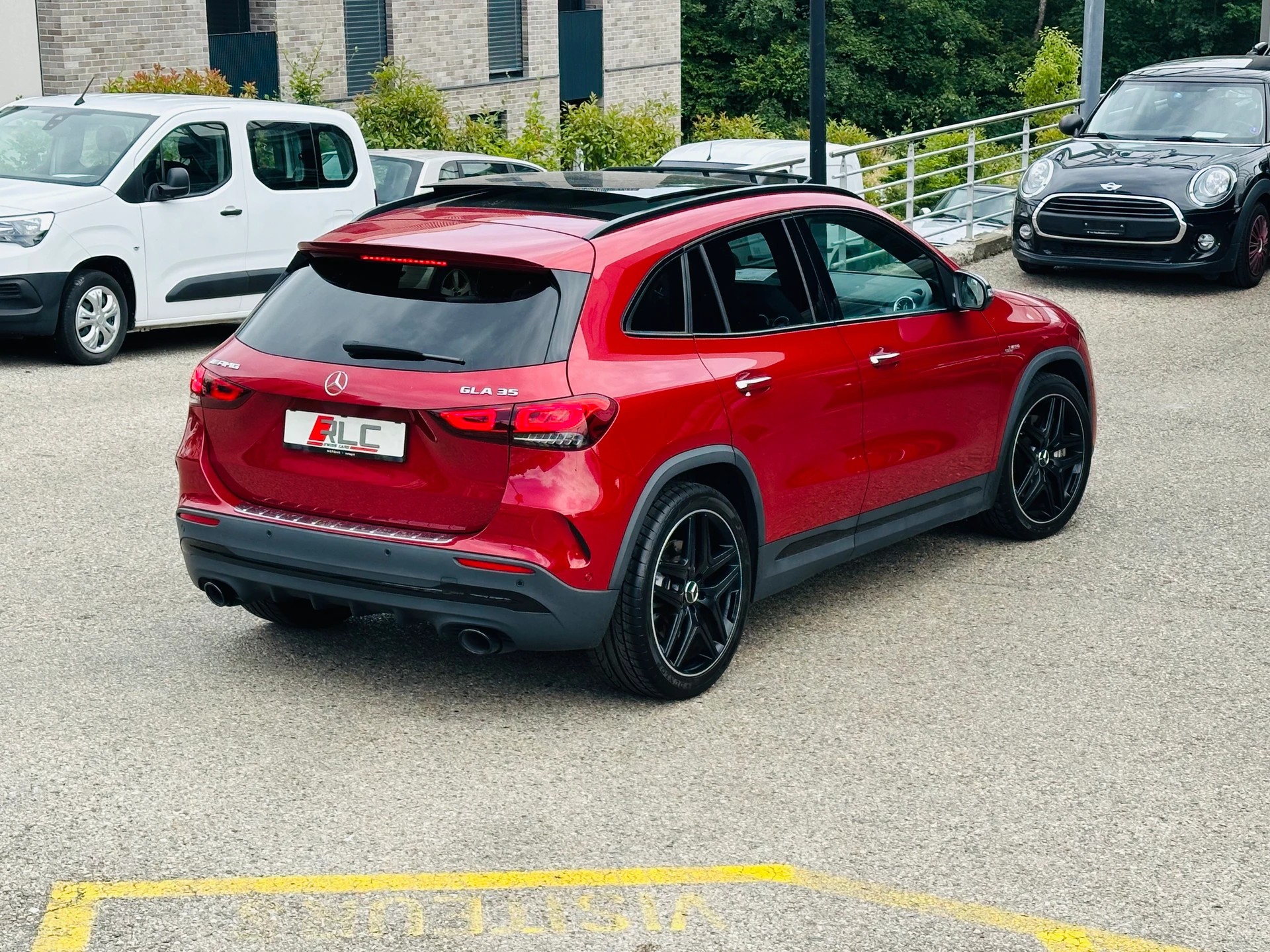 MERCEDES-BENZ GLA 35 AMG 4Matic 8G-Speedshift DCT-image-12