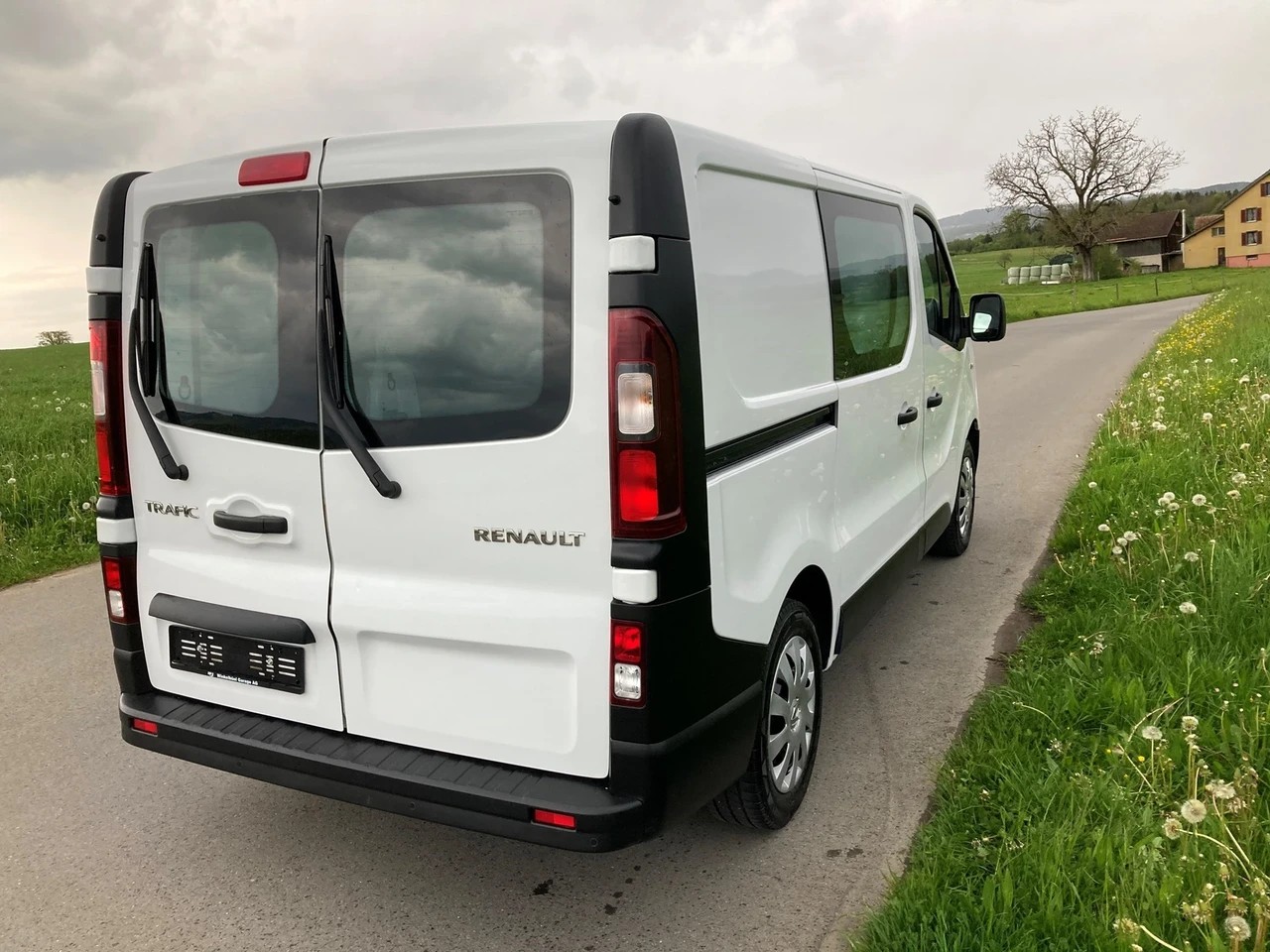 RENAULT Trafic 1.6 dCi 120 2.9t Business L1H1 **Nutzlast 1'160 KG**-image-2