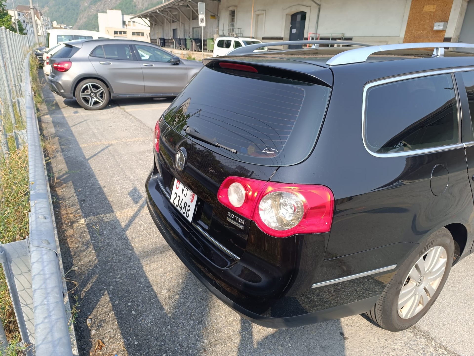 VW Passat Variant 2.0 TDI Comfortline 4Motion-image-2
