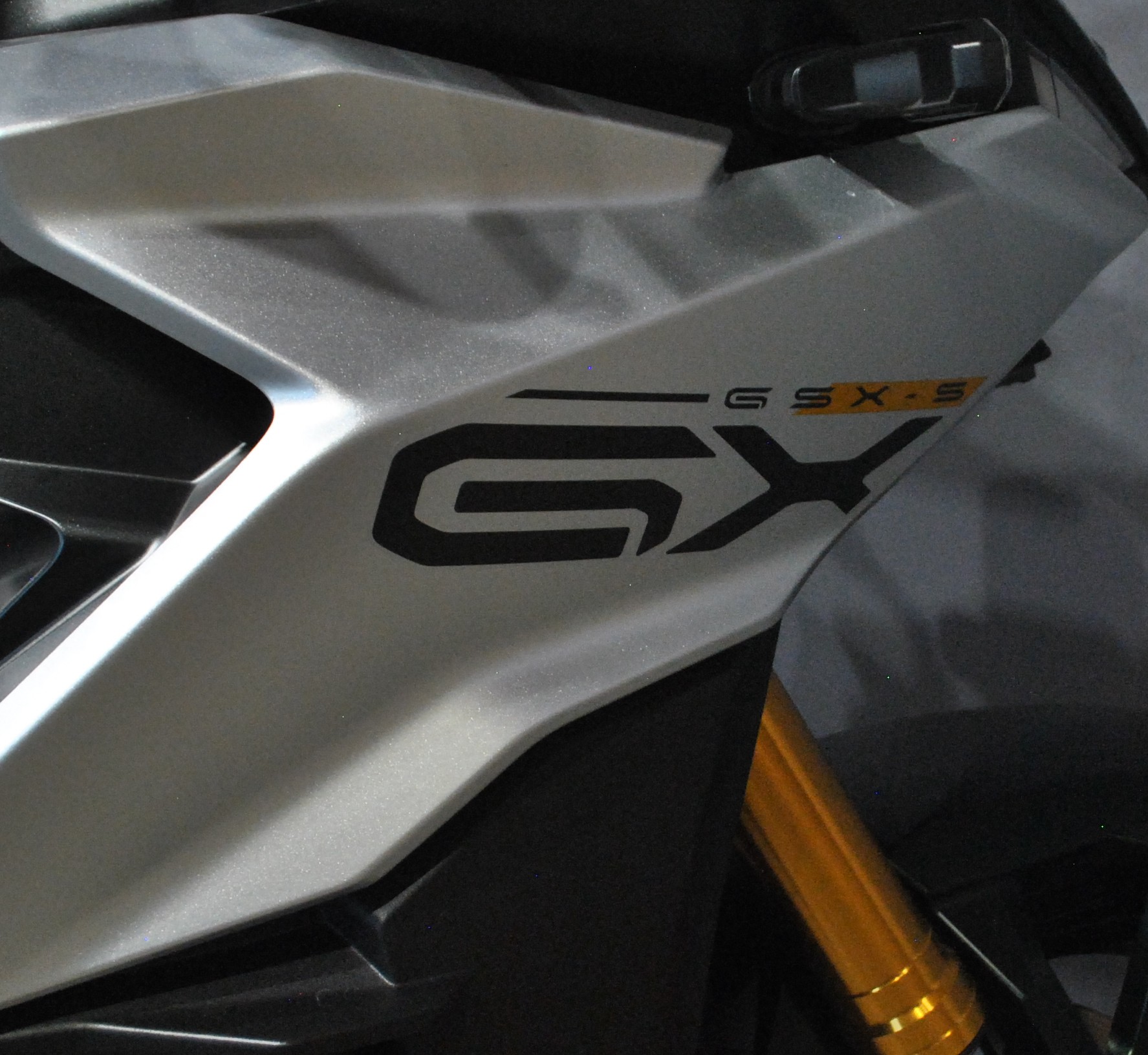 SUZUKI GSX-S 1000 GX-image-7