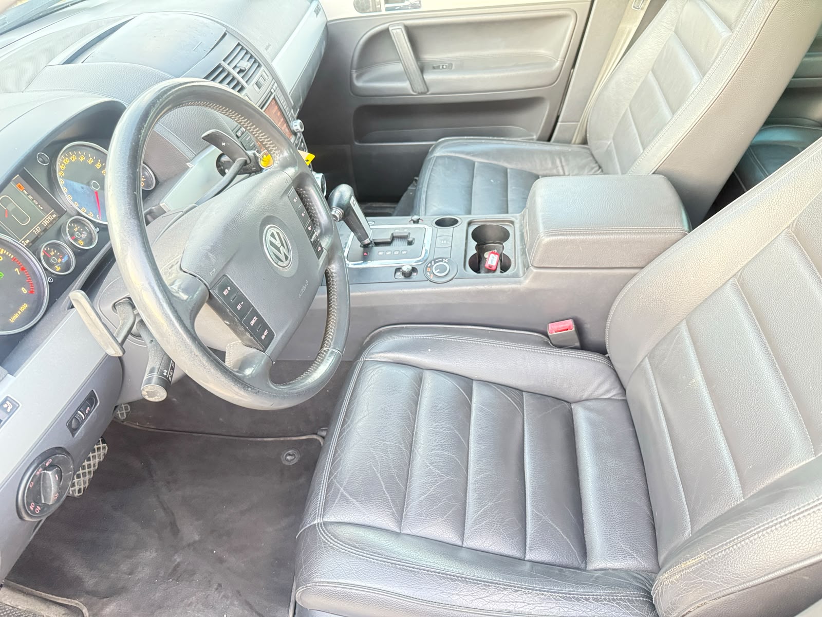 VW Touareg 3.2 V6-image-7