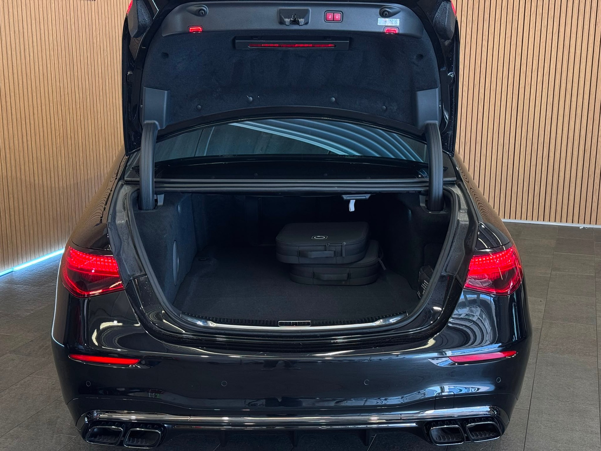 MERCEDES-BENZ S 63 AMG E Performance 4Matic-image-9
