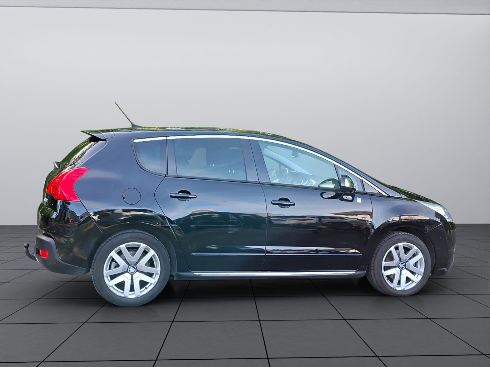 PEUGEOT 3008 HYbrid4 2.0 HDI EGS6-image-7