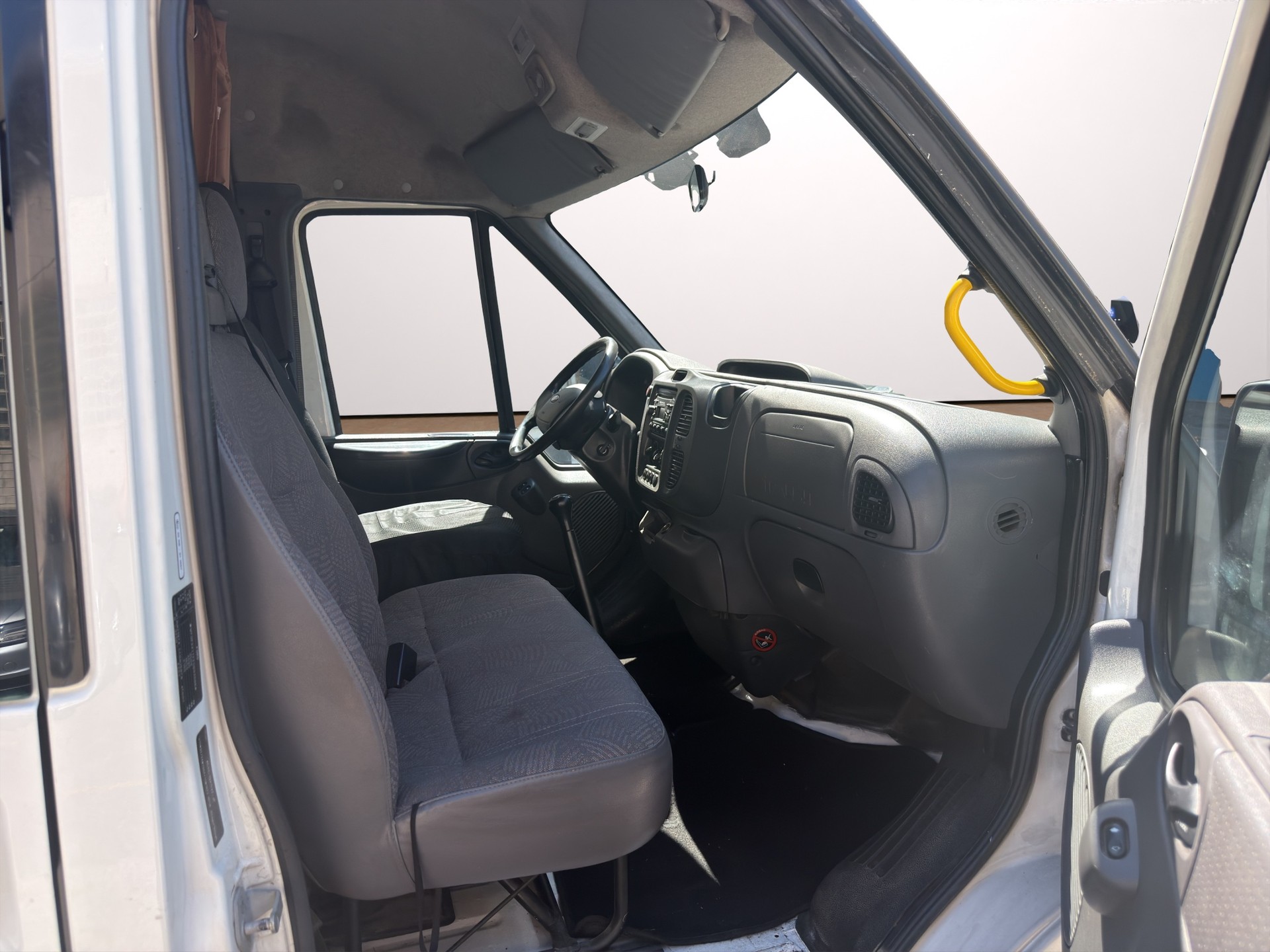 FORD Transit 2.4 TD Bus 14 Pl.-image-12