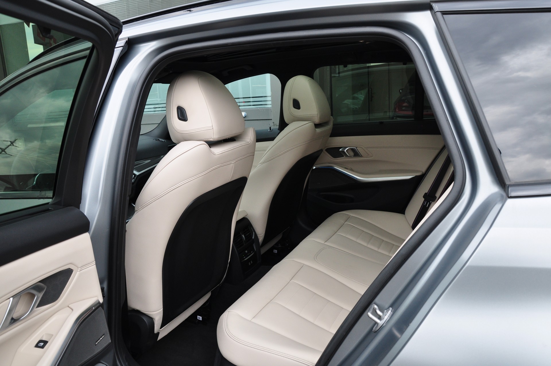 BMW M340i xDrive 48V Touring Steptronic M Sport Pro-image-21
