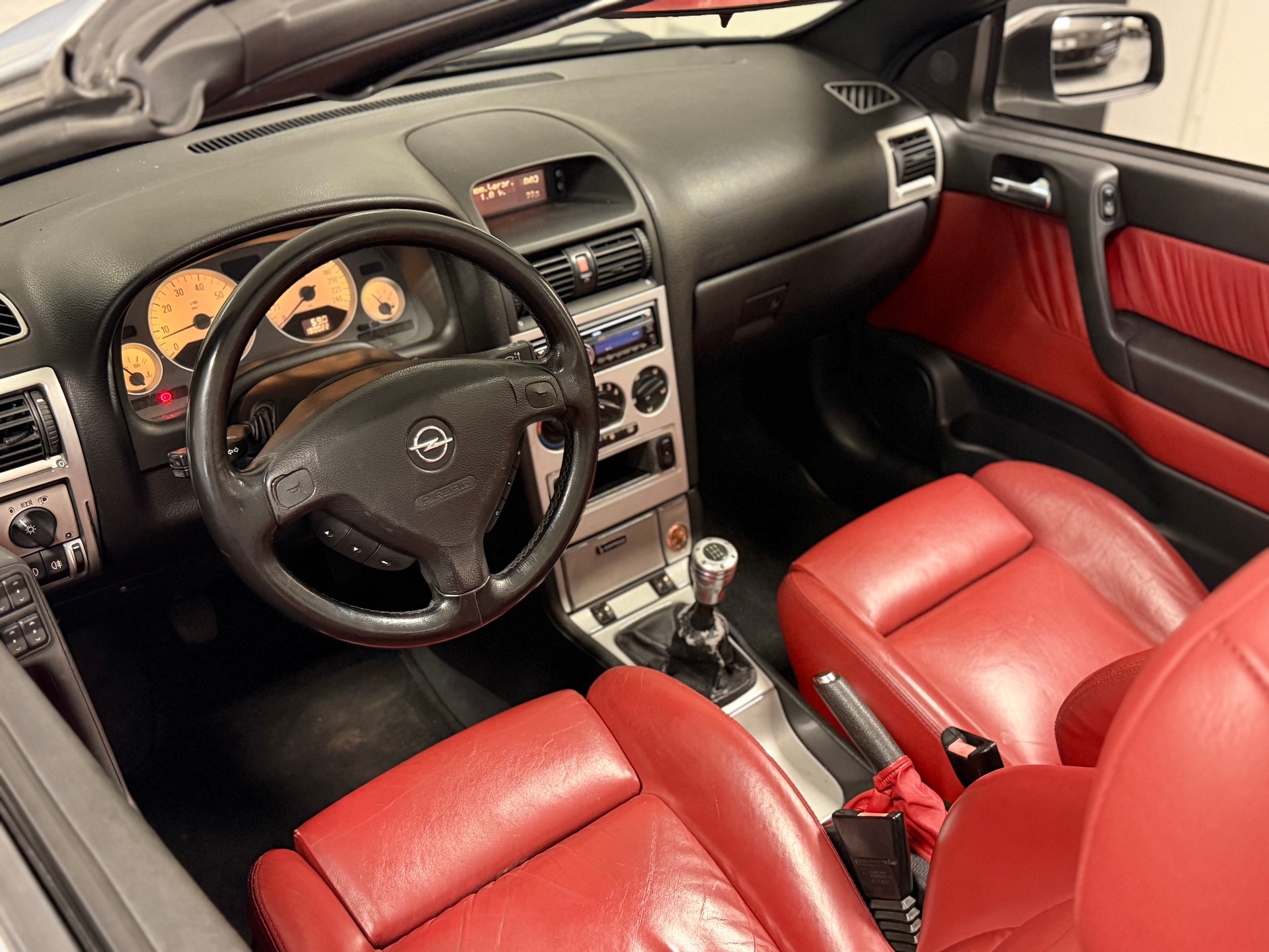 OPEL Astra Cabriolet 2.2i 16V-image-19