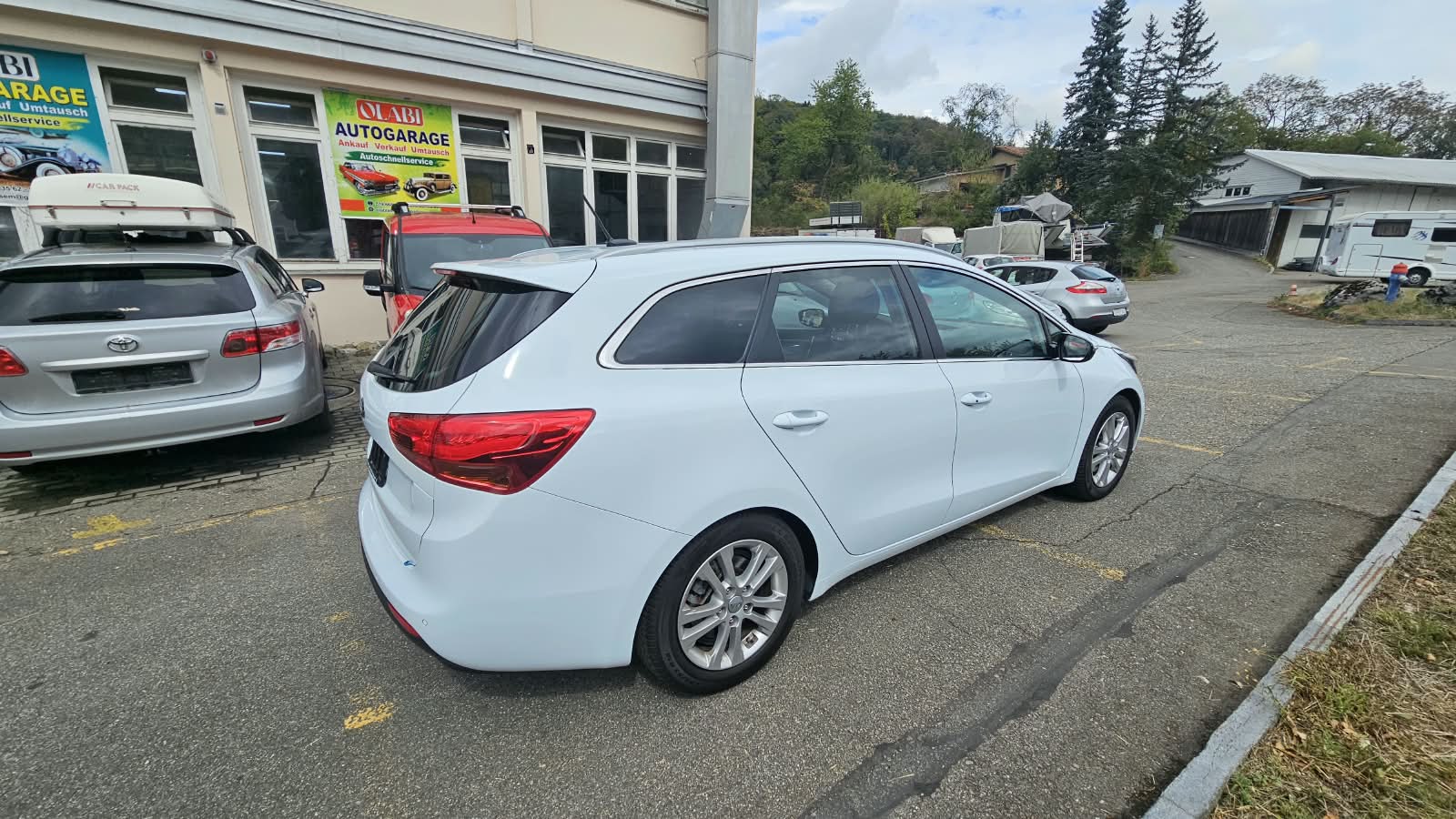 KIA Cee'd Sportswagon 1.6 GDi Style DCT-image-4