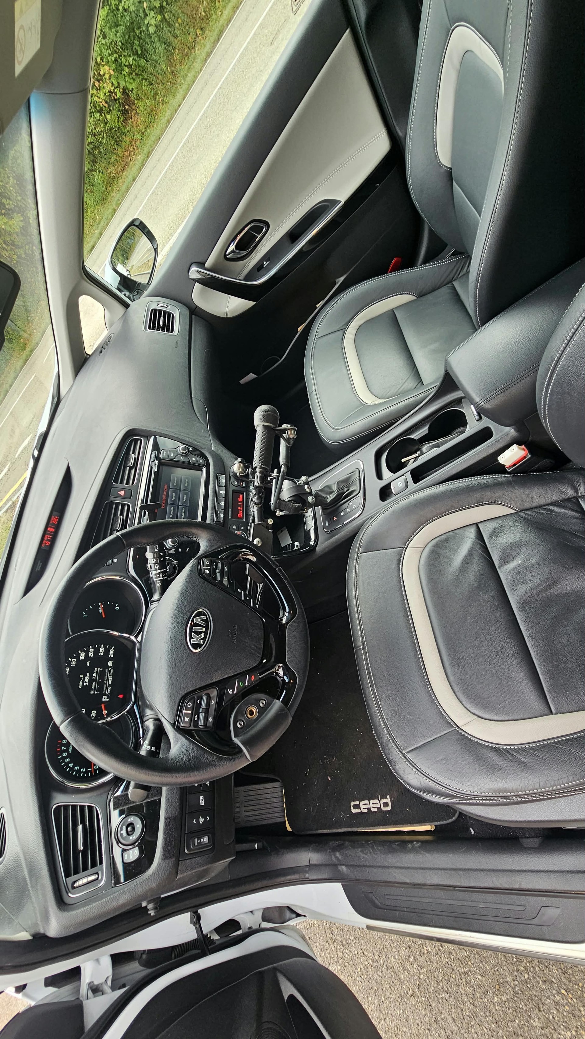KIA Cee'd Sportswagon 1.6 GDi Style DCT-image-11