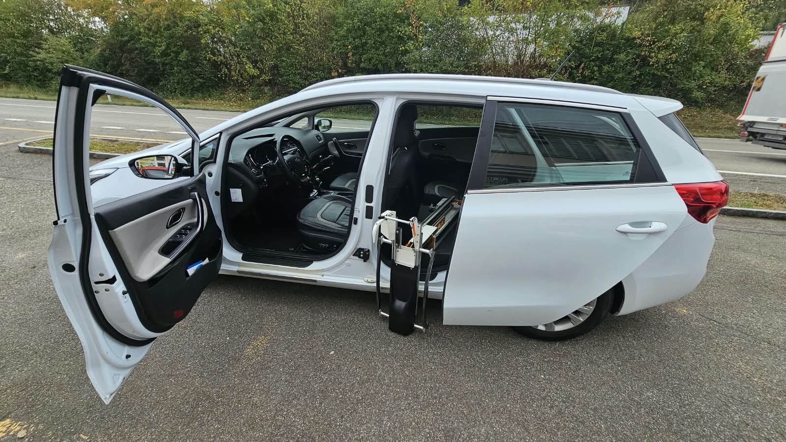 KIA Cee'd Sportswagon 1.6 GDi Style DCT-image-13