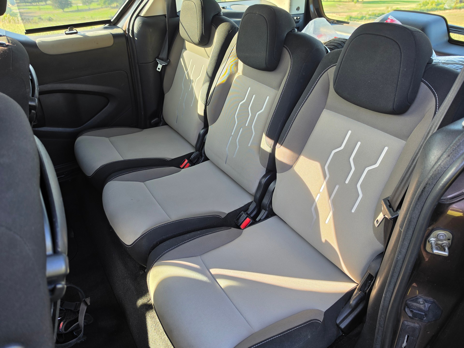 PEUGEOT Partner 1.6 e-HDI Active EGS6-image-6