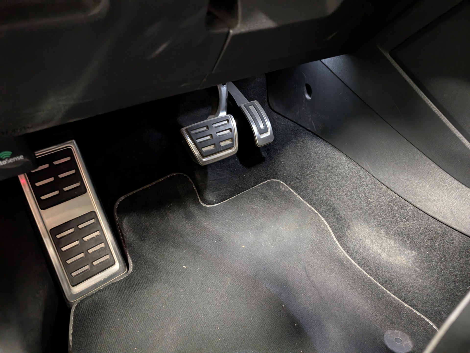 VW 2.0 TSI Highline 4Motion DSG R-Line-image-8