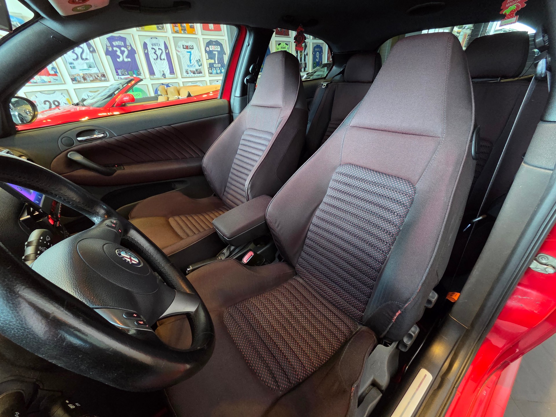 ALFA ROMEO 147 3.2 GTA-image-10