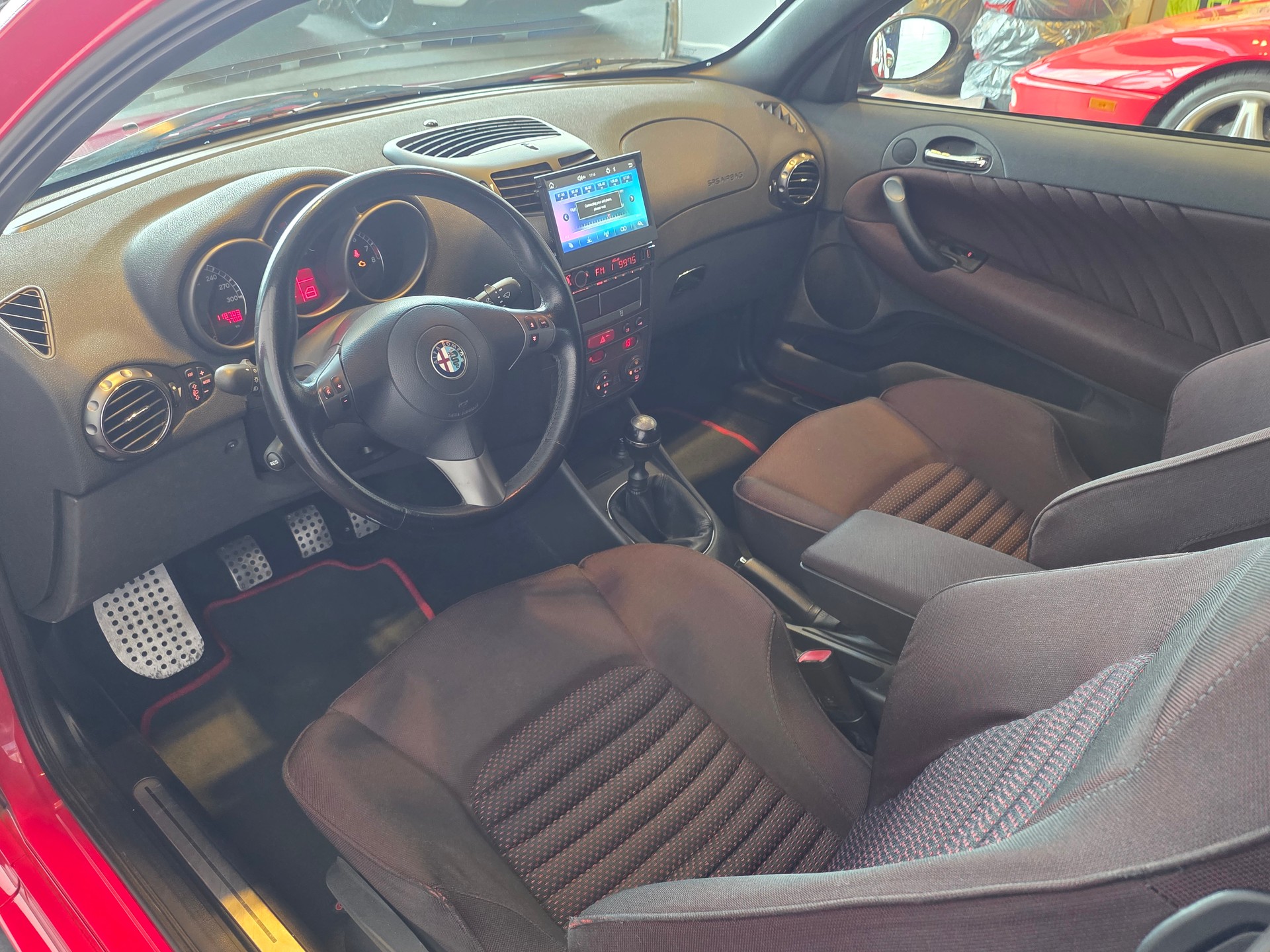 ALFA ROMEO 147 3.2 GTA-image-8