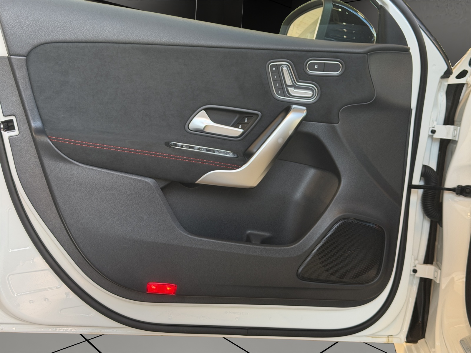 MERCEDES-BENZ A 250 4Matic 8G-DCT-image-7