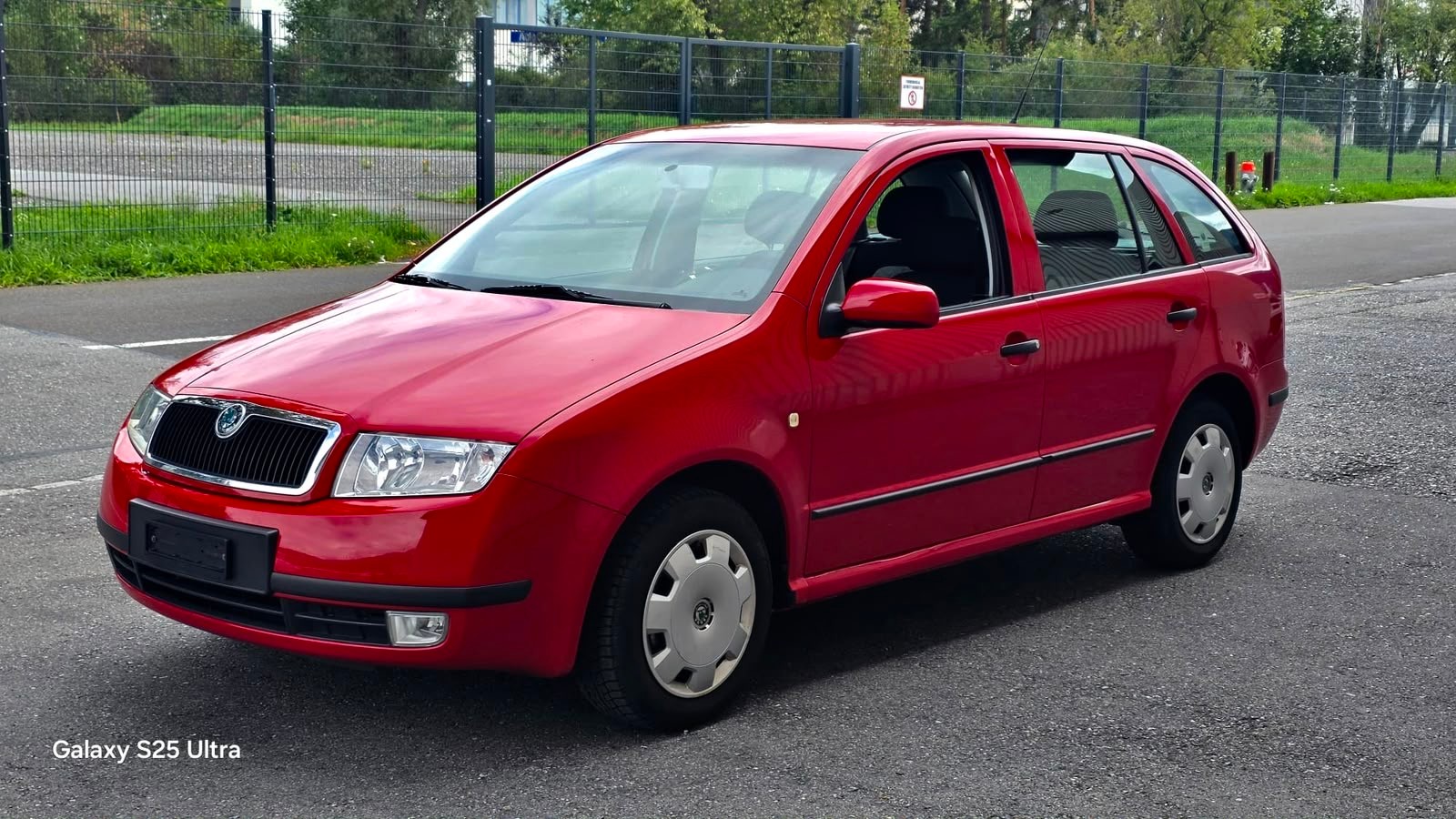 SKODA Fabia 1.4 16V Elegance-image-2