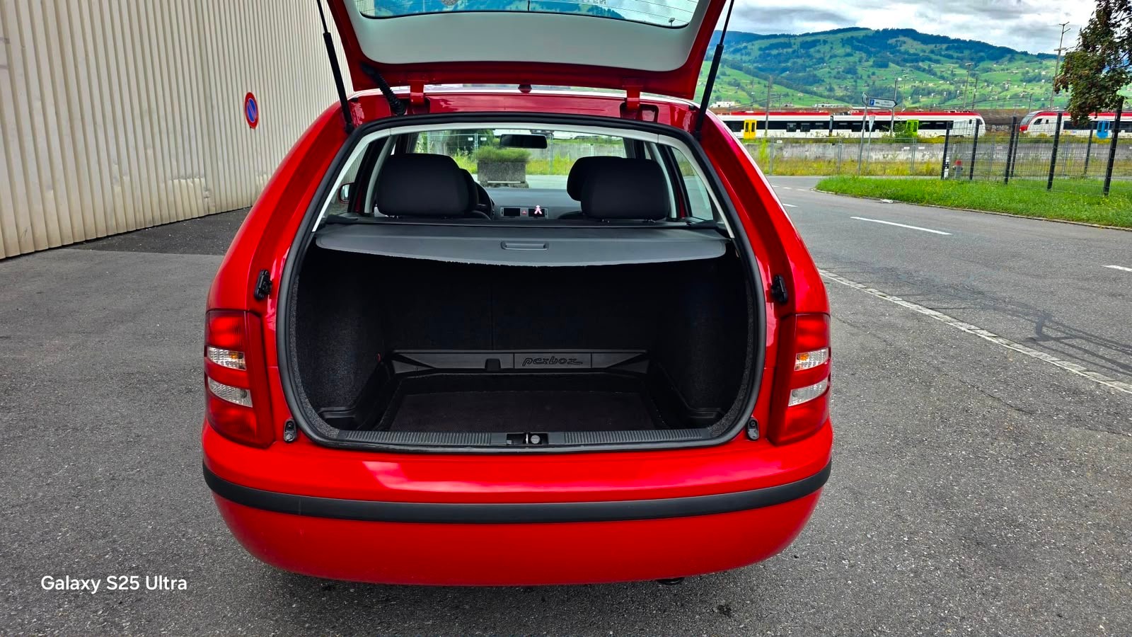 SKODA Fabia 1.4 16V Elegance-image-6