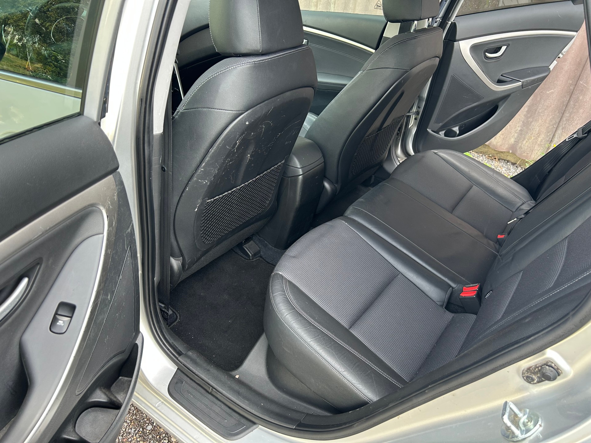 HYUNDAI i30 Wagon 1.6 GDI GO! Mit frische ab MFK und Service-image-11