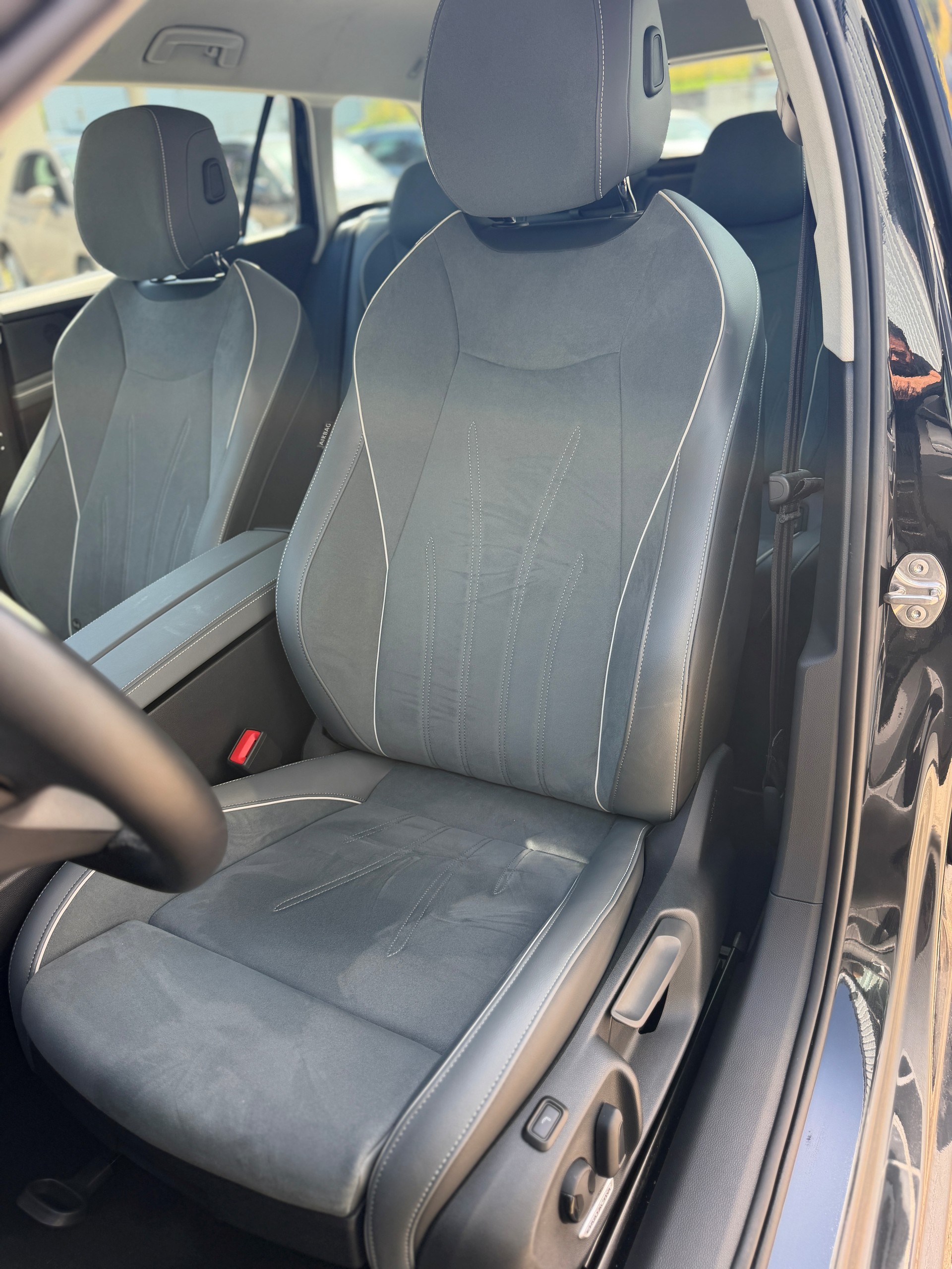 VW Passat Variant 2.0 TDI evo Business DSG-image-10
