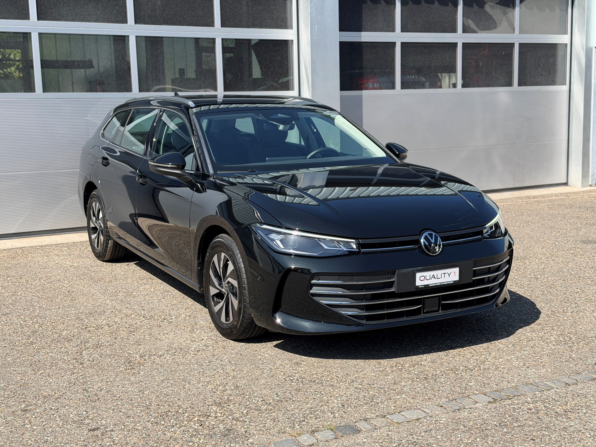 VW Passat Variant 2.0 TDI evo Business DSG-image-1