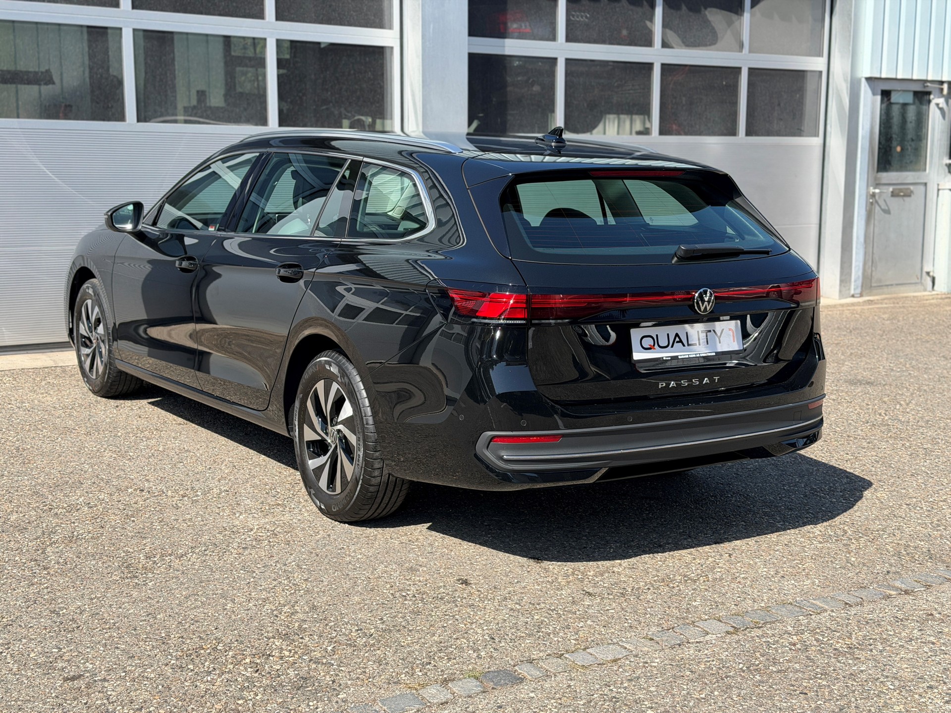 VW Passat Variant 2.0 TDI evo Business DSG-image-4