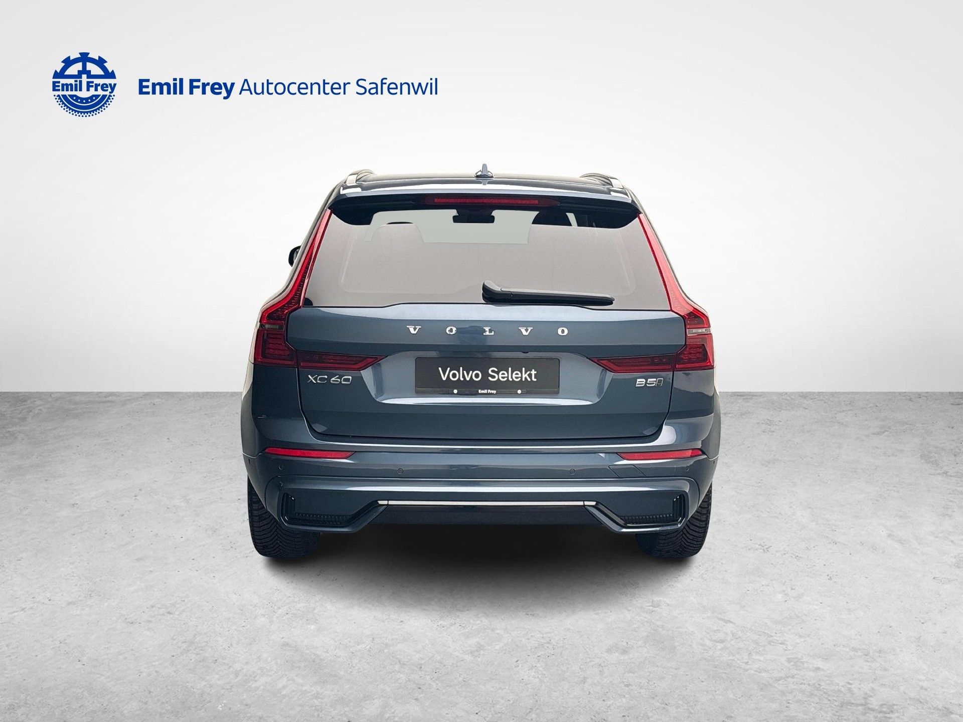 VOLVO XC60 2.0 B5 MH Plus Dark AWD-image-3
