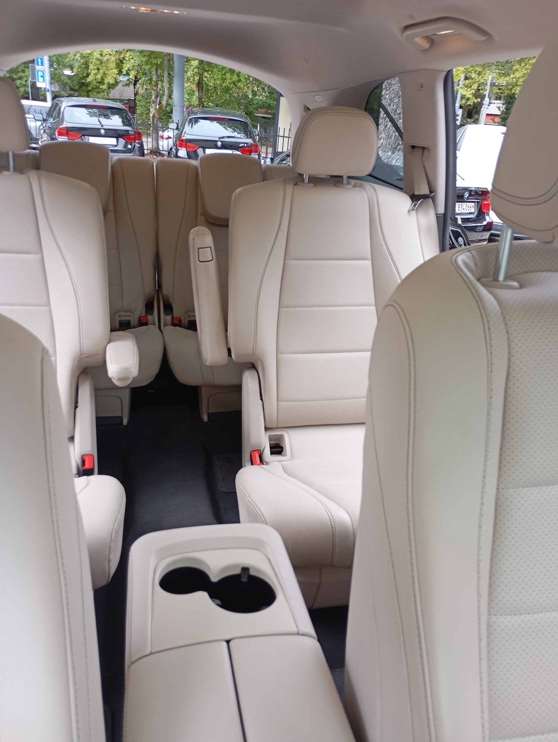 MERCEDES-BENZ GLS 450 4MATIC-image-11