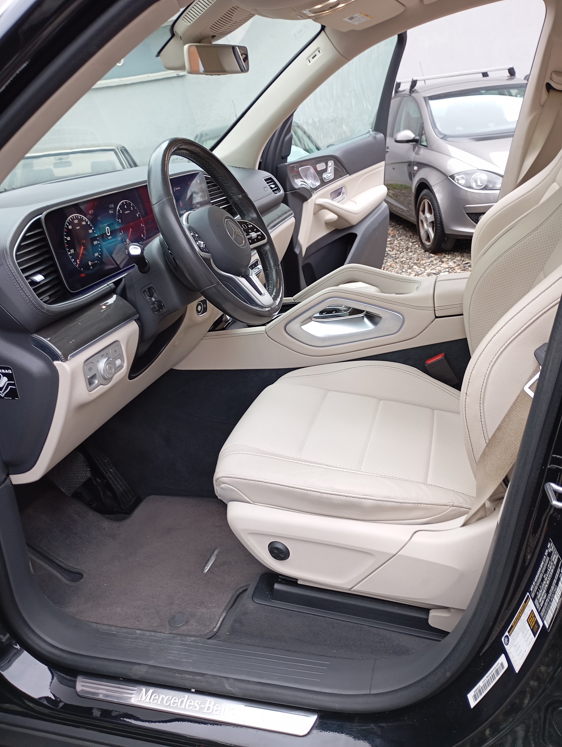 MERCEDES-BENZ GLS 450 4MATIC-image-8