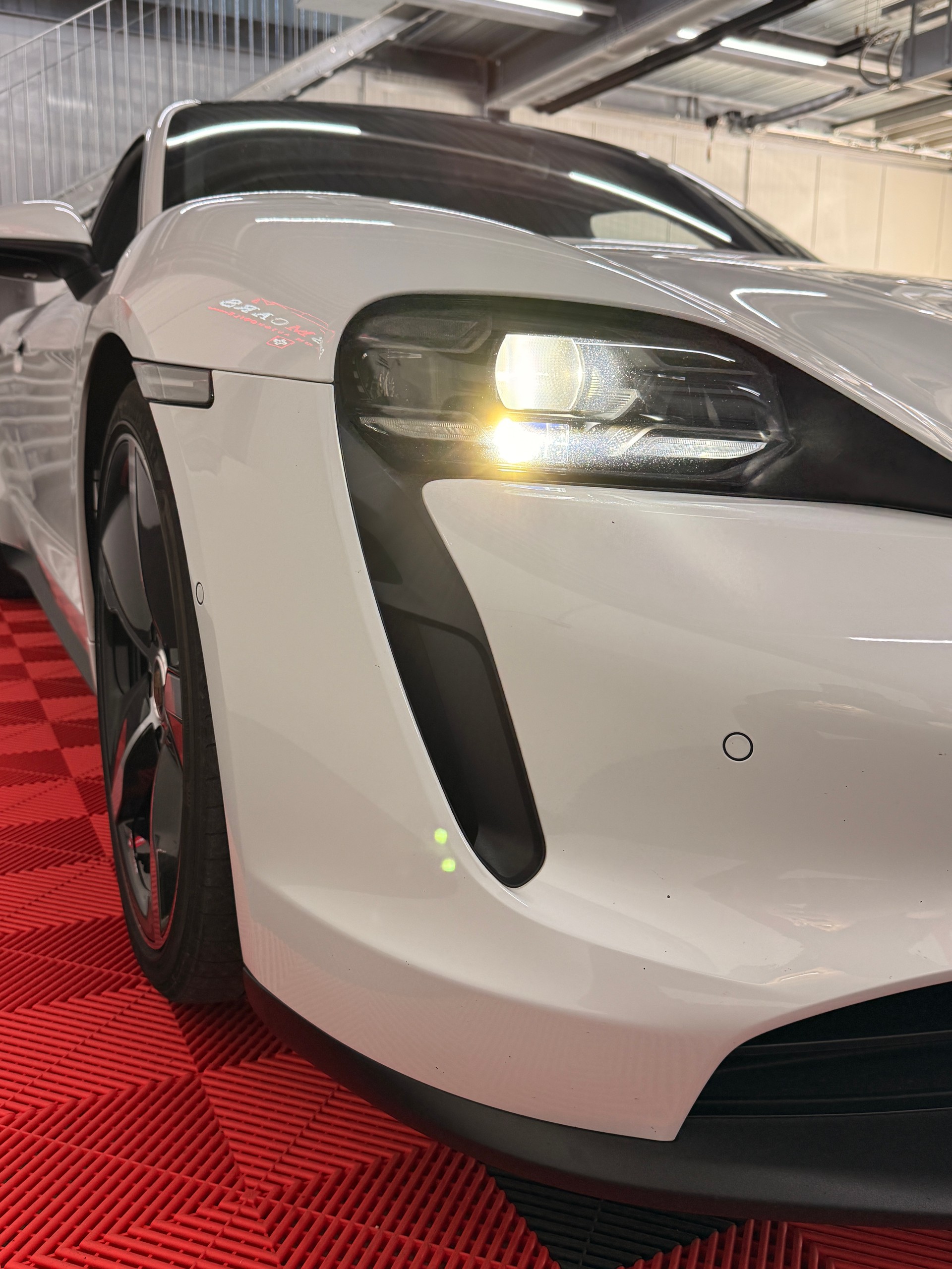 PORSCHE Taycan 4S-image-15