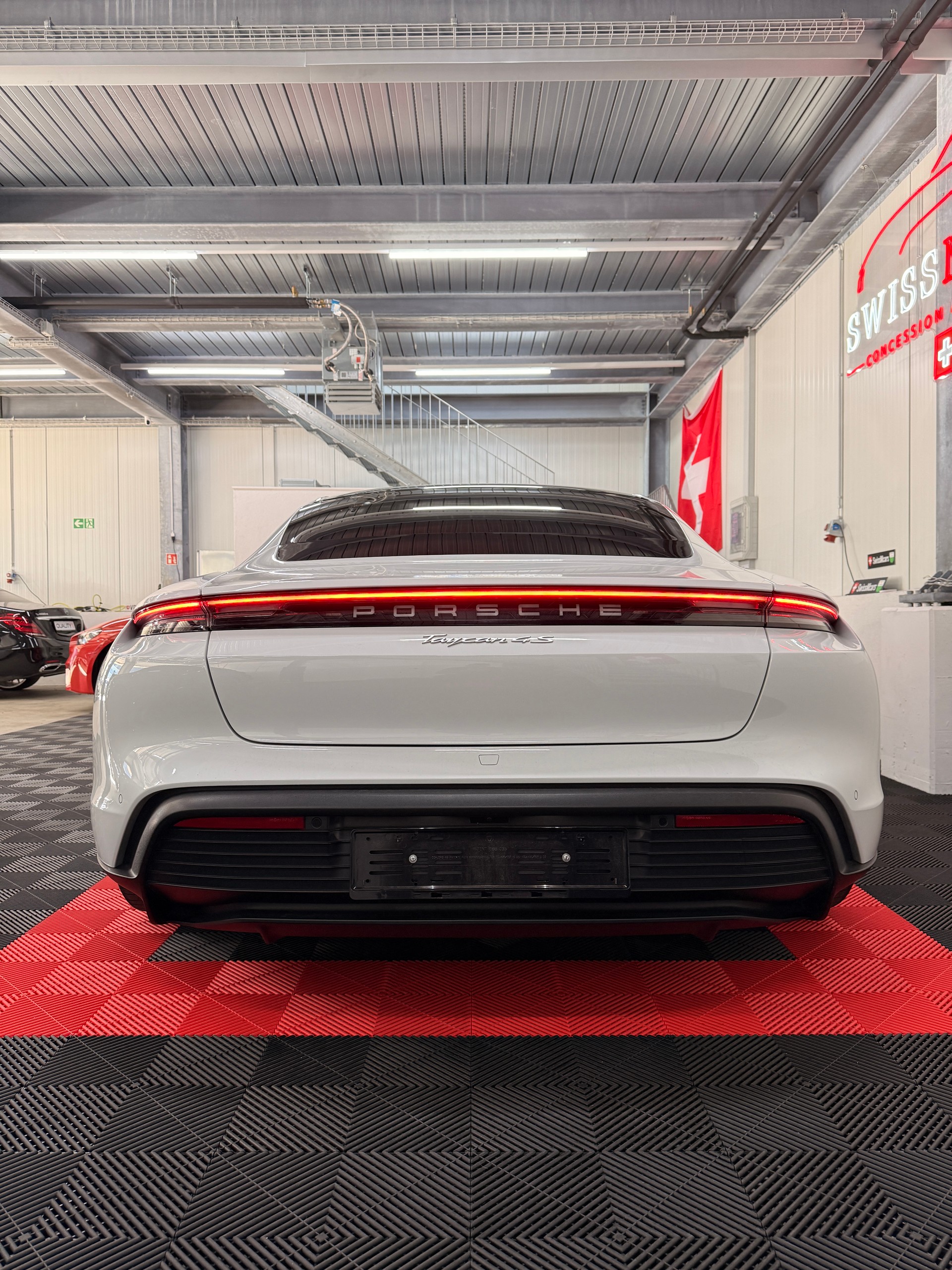 PORSCHE Taycan 4S-image-10
