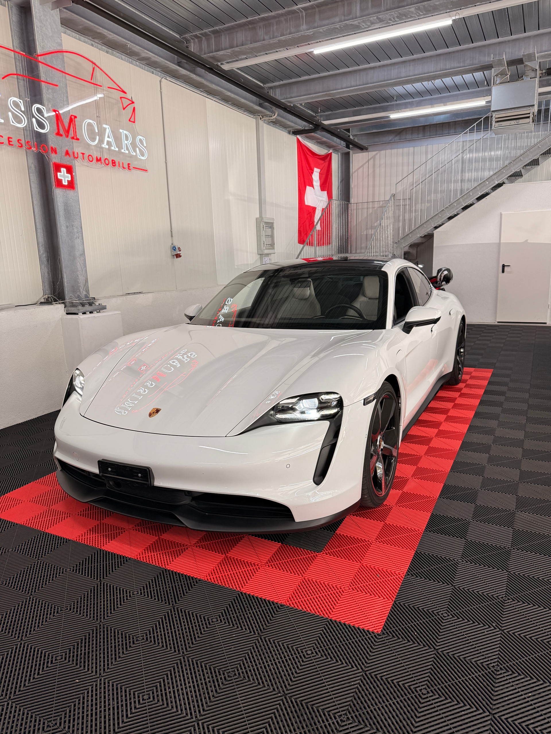 PORSCHE Taycan 4S-image-2