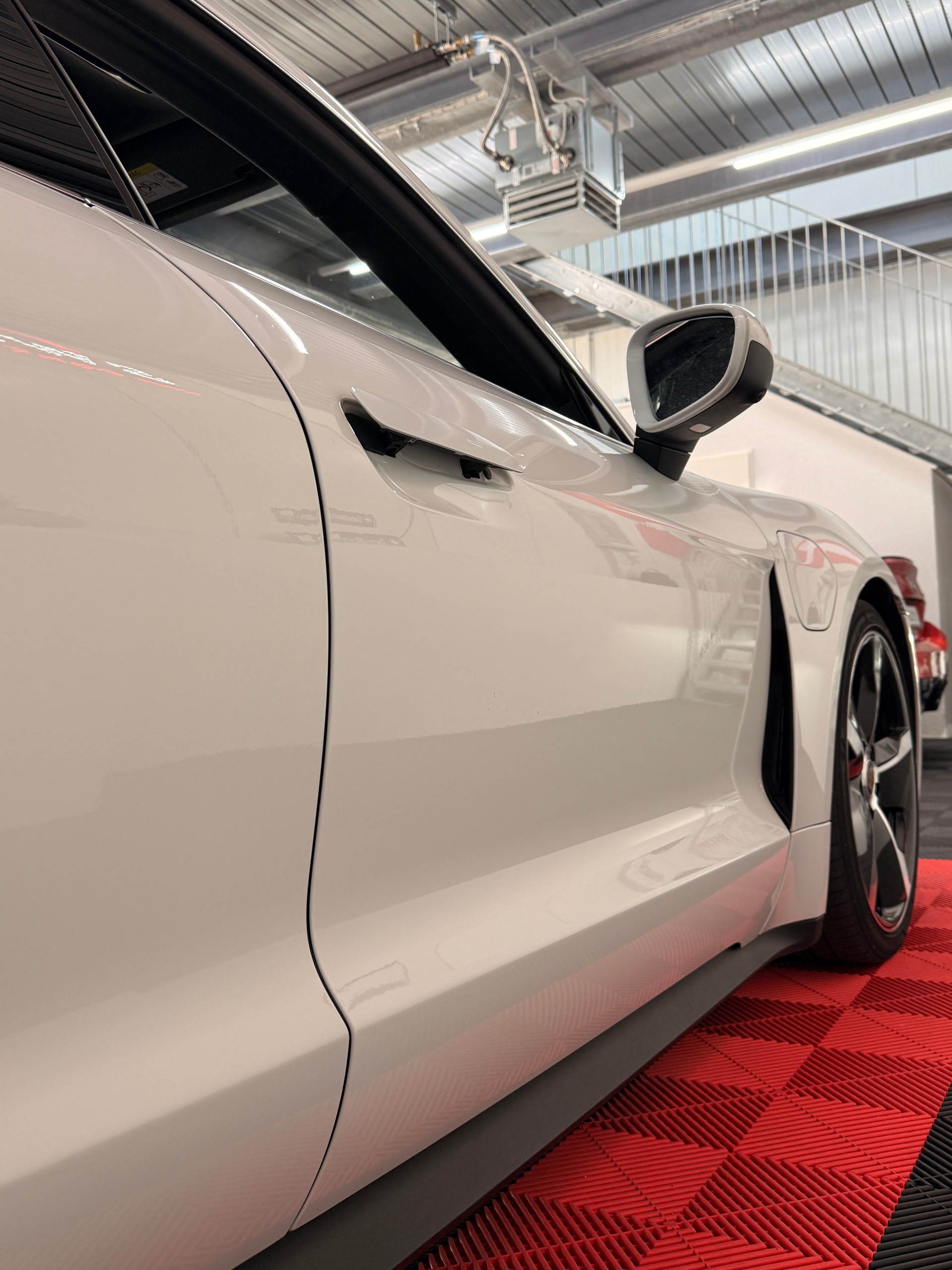 PORSCHE Taycan 4S-image-28