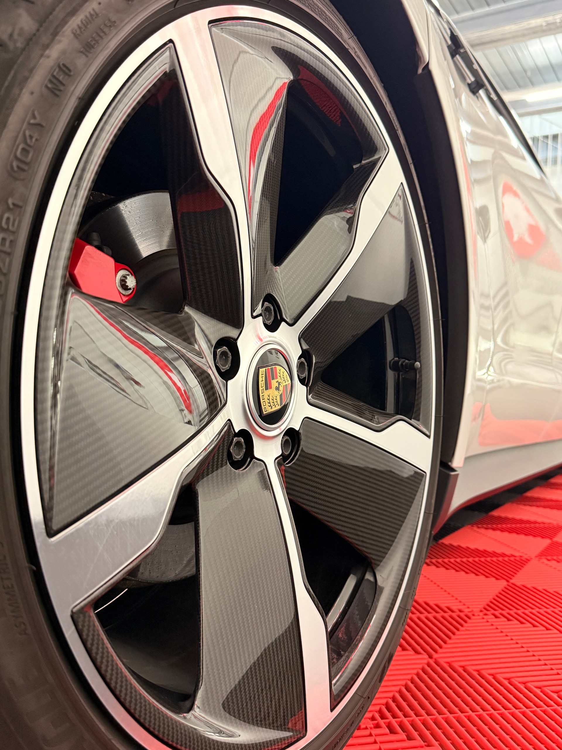 PORSCHE Taycan 4S-image-29