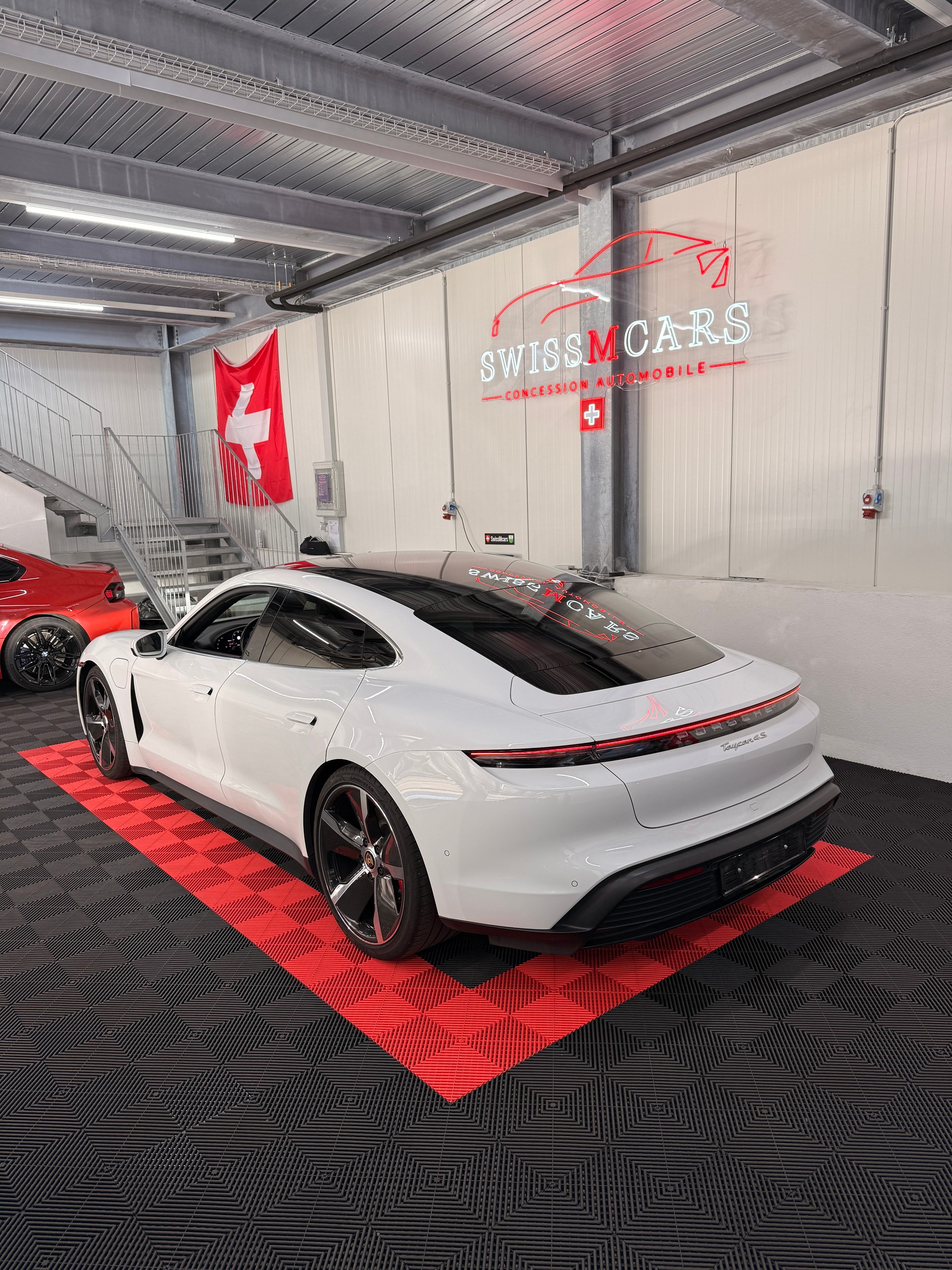 PORSCHE Taycan 4S-image-8