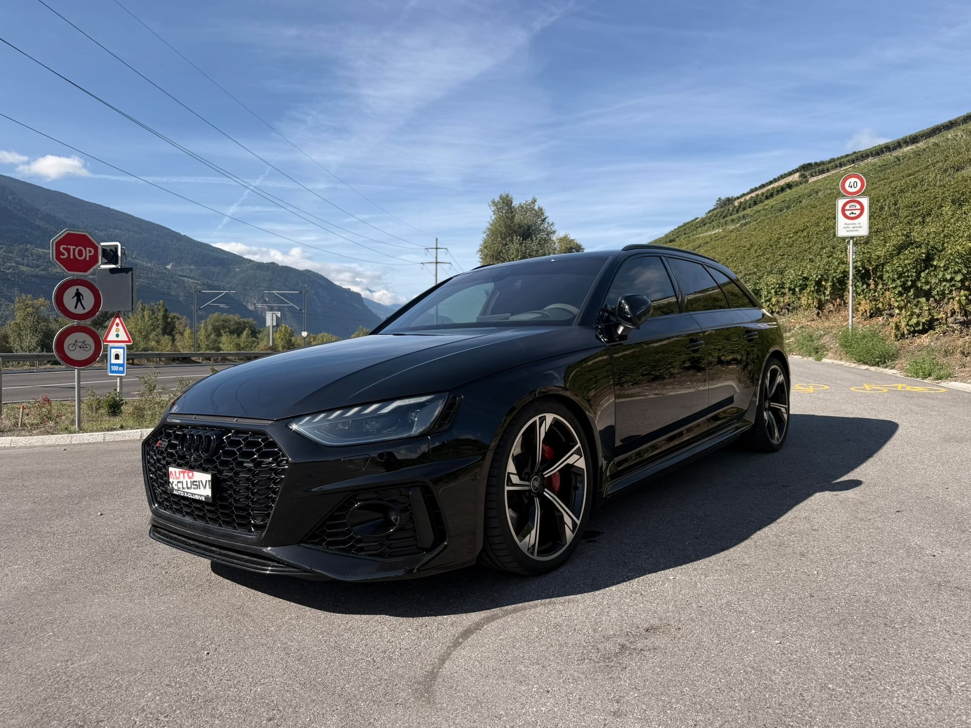 AUDI RS4 Avant quattro tiptronic-image-0