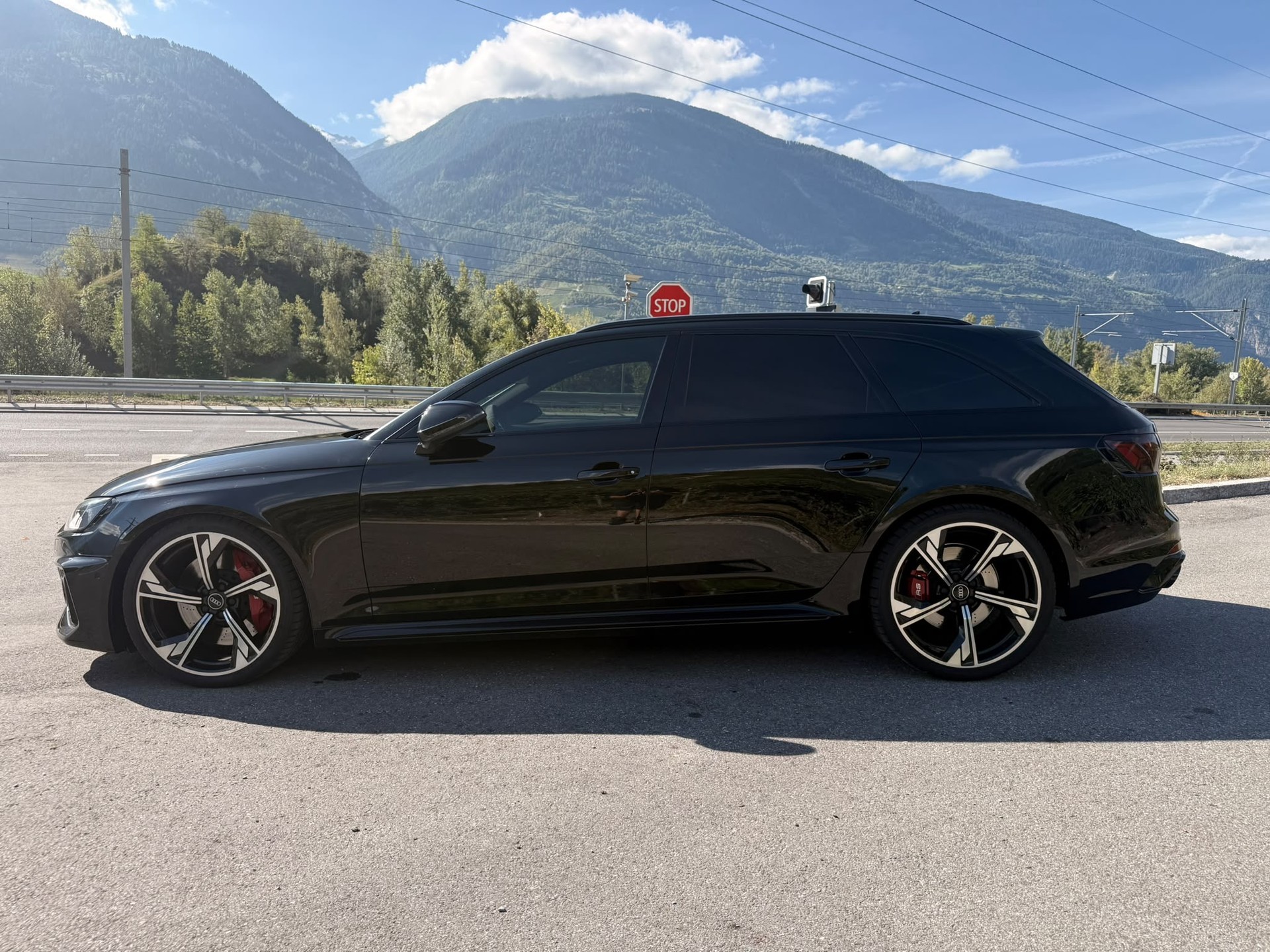 AUDI RS4 Avant quattro tiptronic-image-1