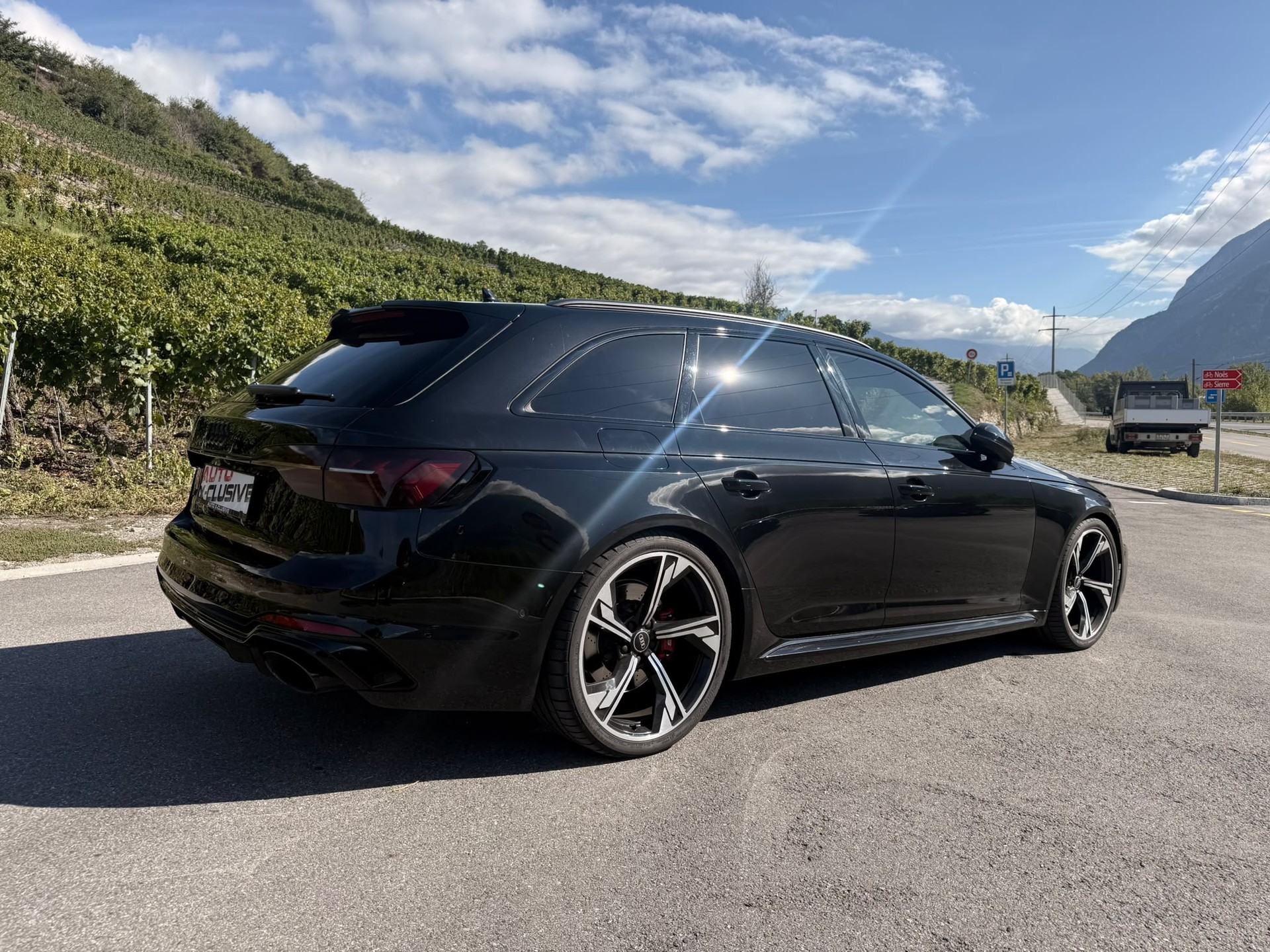 AUDI RS4 Avant quattro tiptronic-image-4