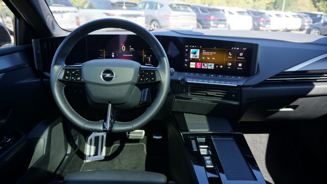 OPEL Astra 1.6 PHEV GSe A-image-13