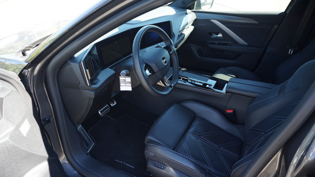 OPEL Astra 1.6 PHEV GSe A-image-9
