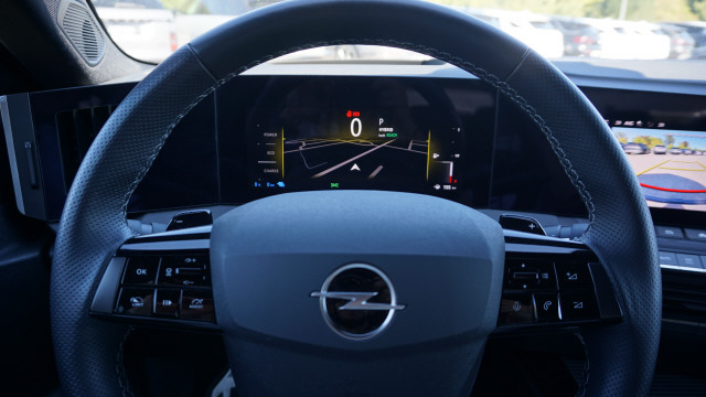 OPEL Astra 1.6 PHEV GSe A-image-11