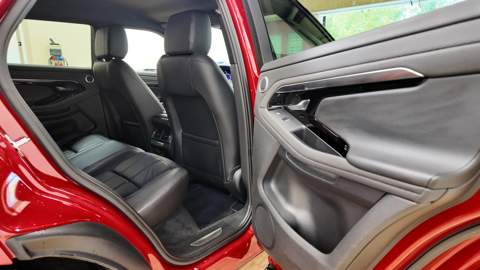 LAND ROVER Range Rover Evoque 2.0 T S-image-17