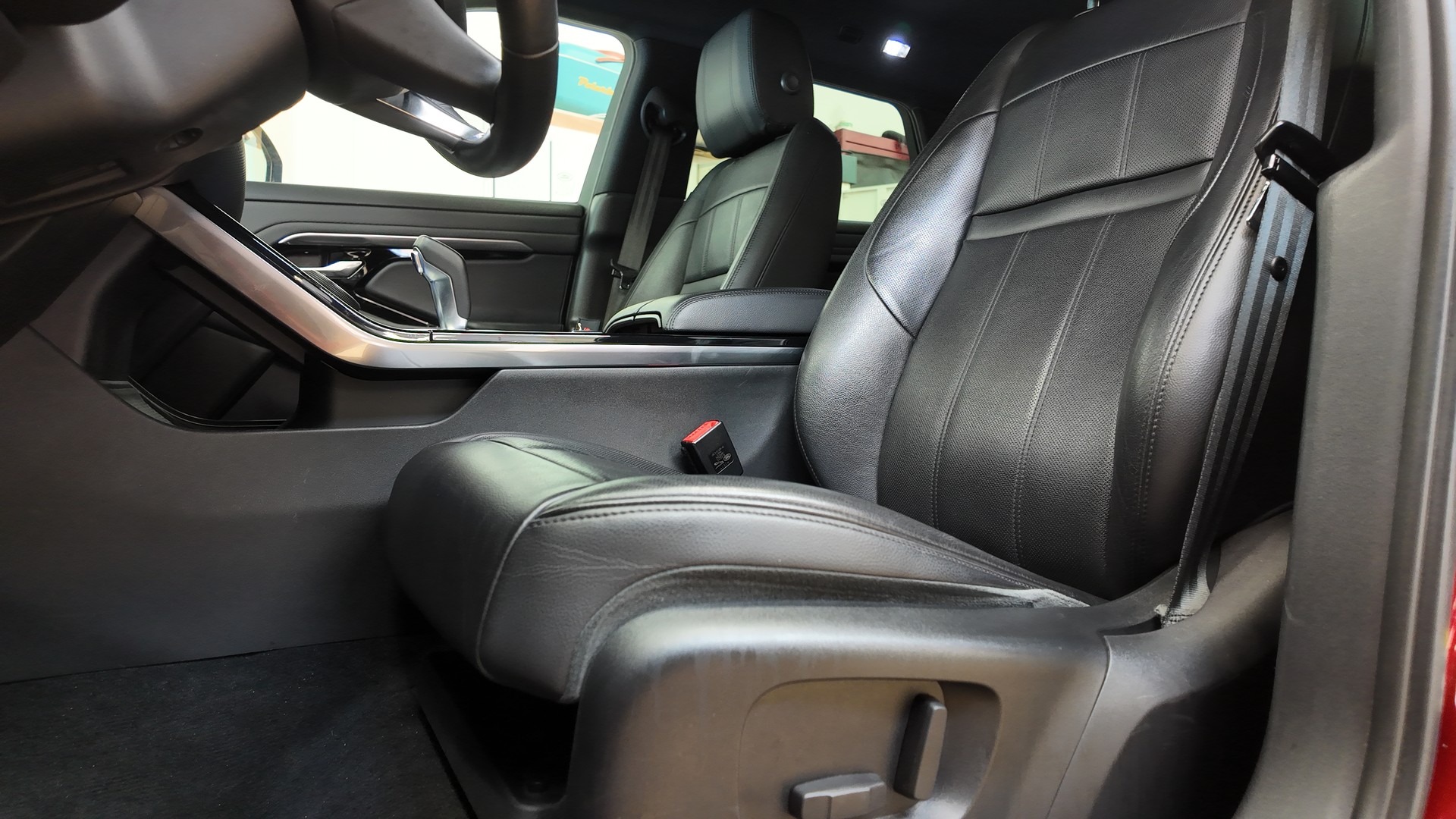 LAND ROVER Range Rover Evoque 2.0 T S-image-14