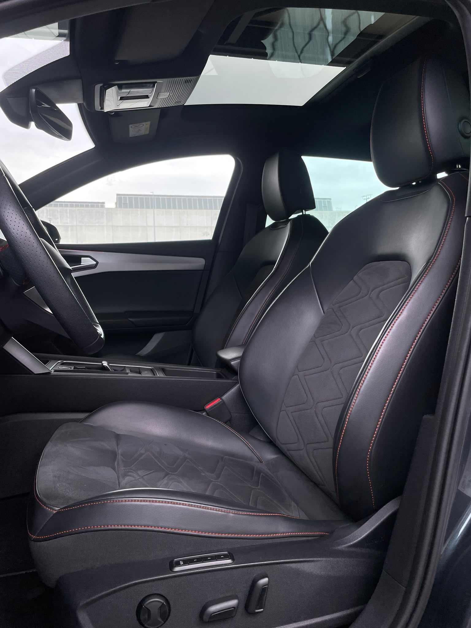 SEAT Leon 1.5 eTSI 150 FR DSG-image-5
