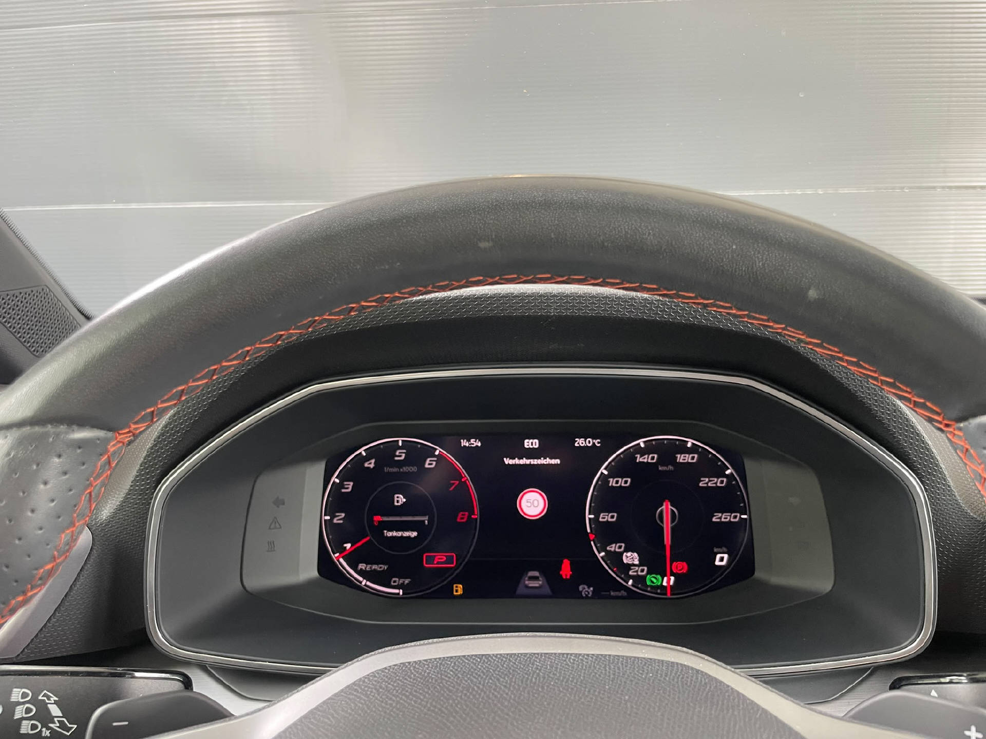 SEAT Leon 1.5 eTSI 150 FR DSG-image-8