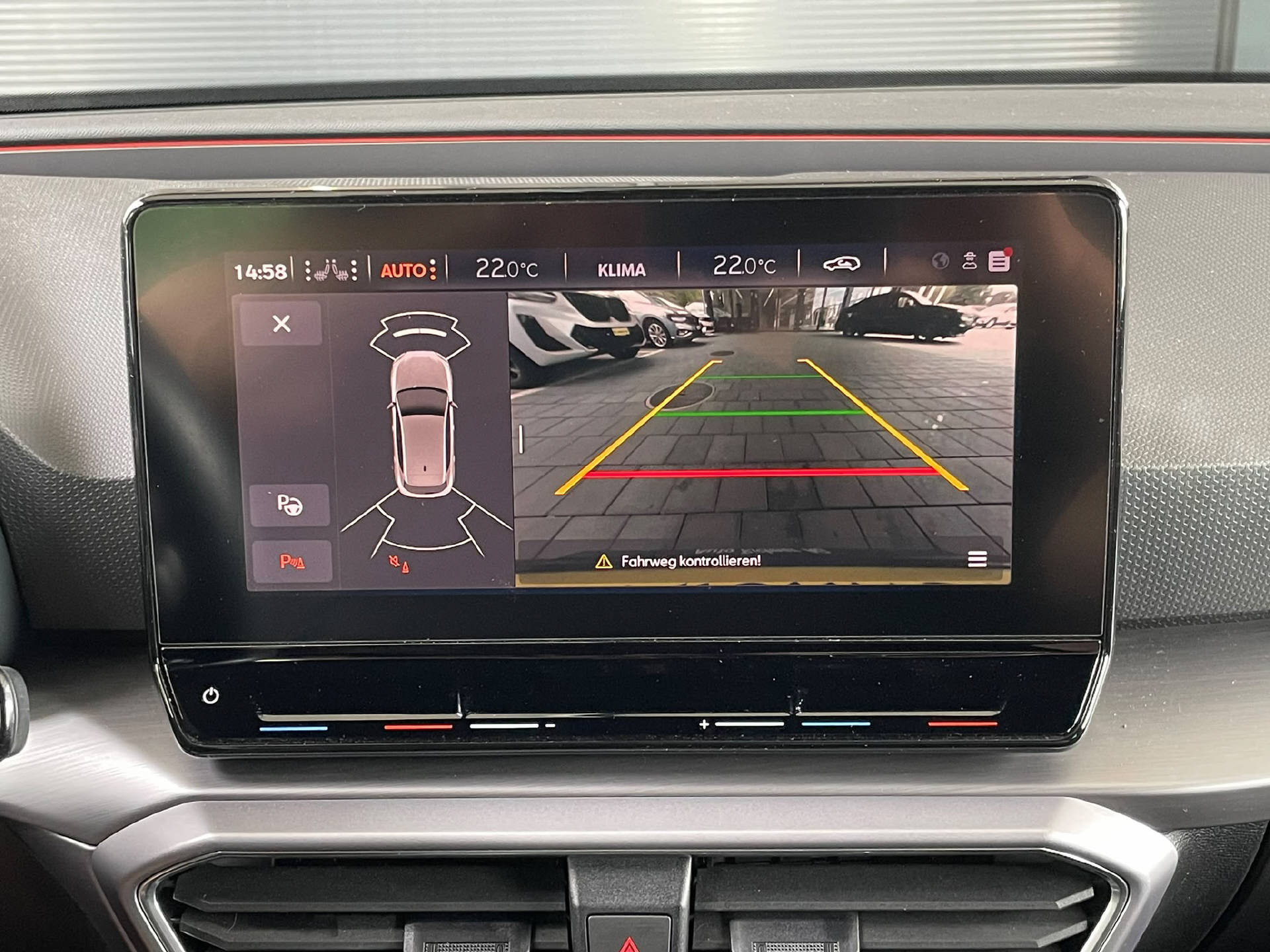SEAT Leon 1.5 eTSI 150 FR DSG-image-12